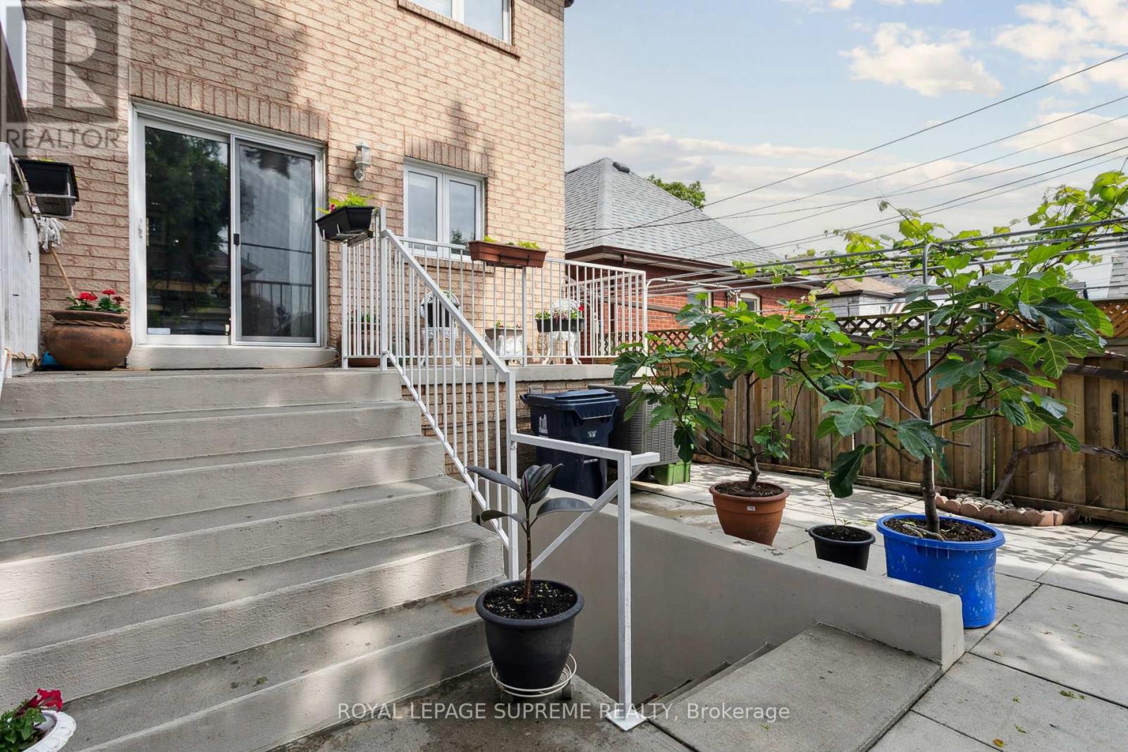 26 Guestville Avenue, Toronto (Rockcliffe-Smythe), Ontario  M6N 4N2 - Photo 49 - W12212735