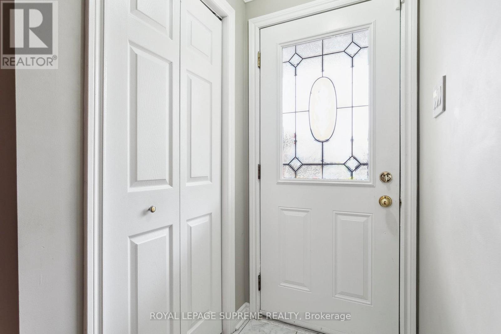 26 Guestville Avenue, Toronto (Rockcliffe-Smythe), Ontario  M6N 4N2 - Photo 6 - W12212735