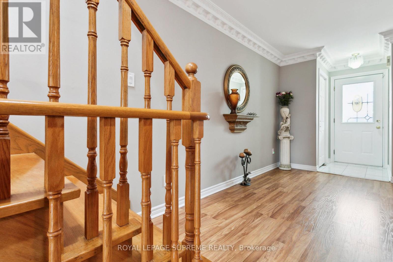 26 Guestville Avenue, Toronto (Rockcliffe-Smythe), Ontario  M6N 4N2 - Photo 8 - W12212735