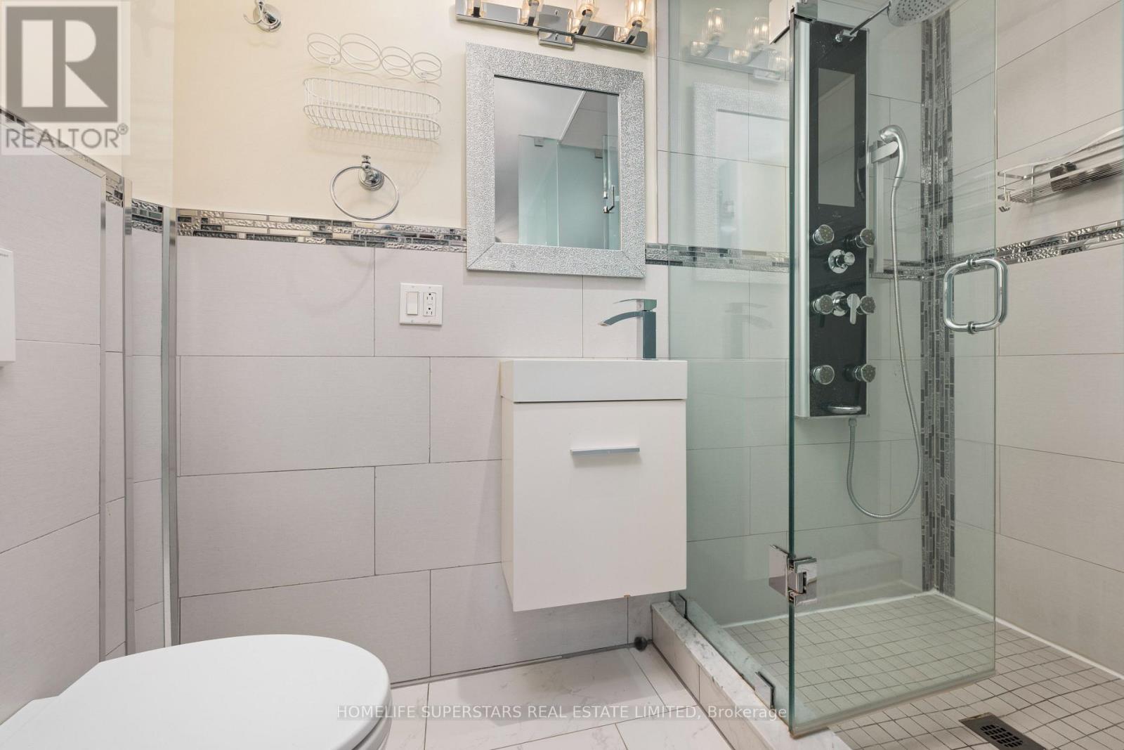 5 Aldgate Avenue, Toronto, Ontario  M8Y 3L4 - Photo 20 - W12212750