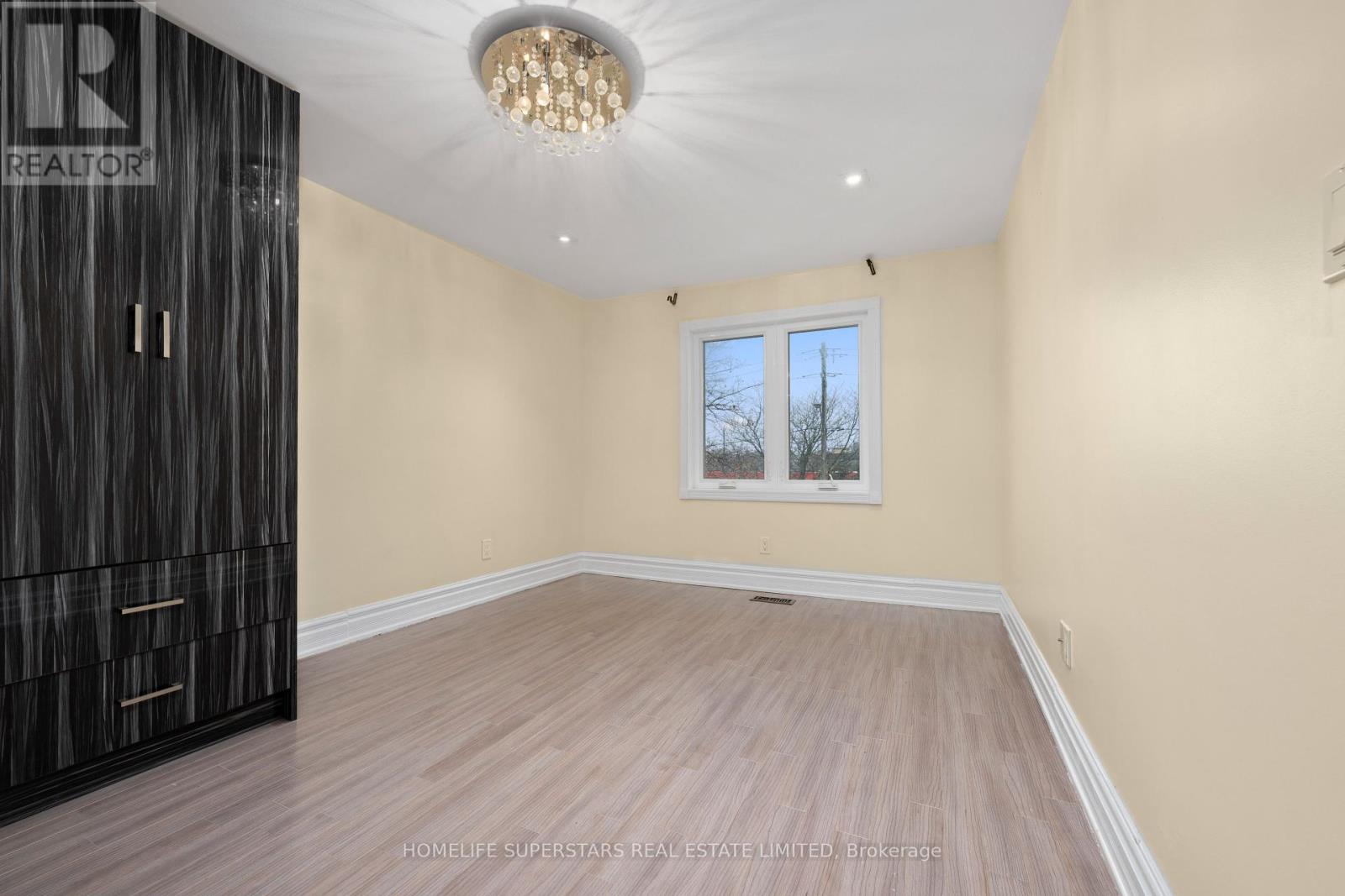 5 Aldgate Avenue, Toronto, Ontario  M8Y 3L4 - Photo 22 - W12212750