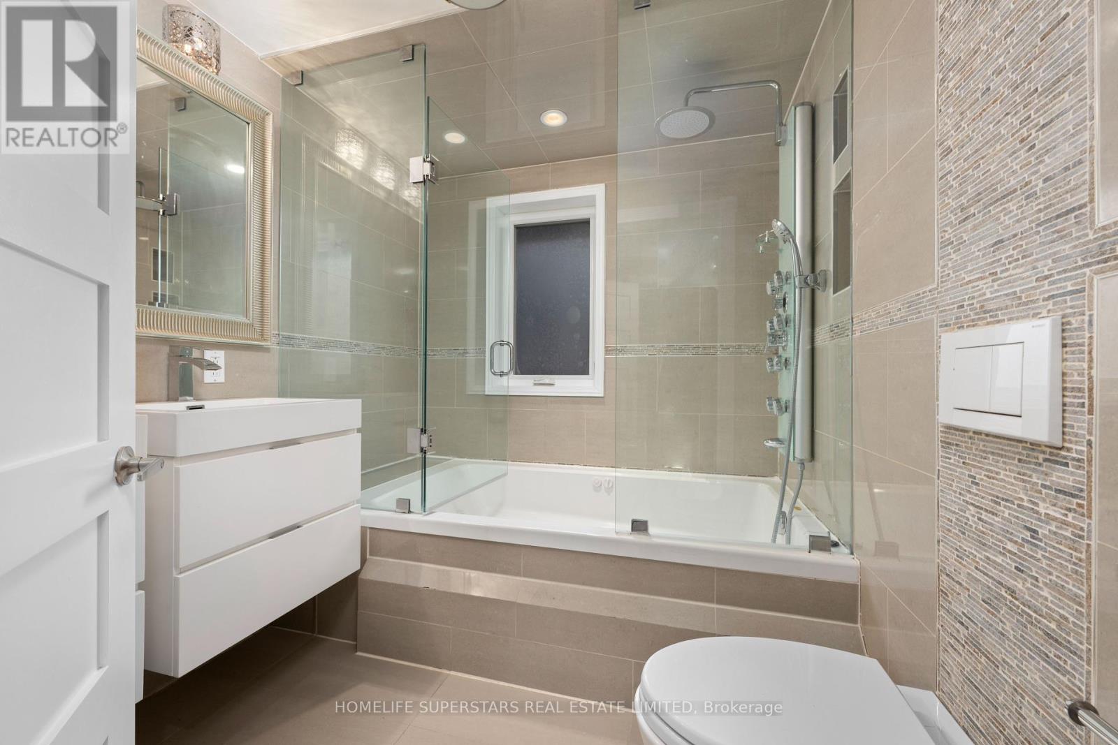 5 Aldgate Avenue, Toronto, Ontario  M8Y 3L4 - Photo 25 - W12212750