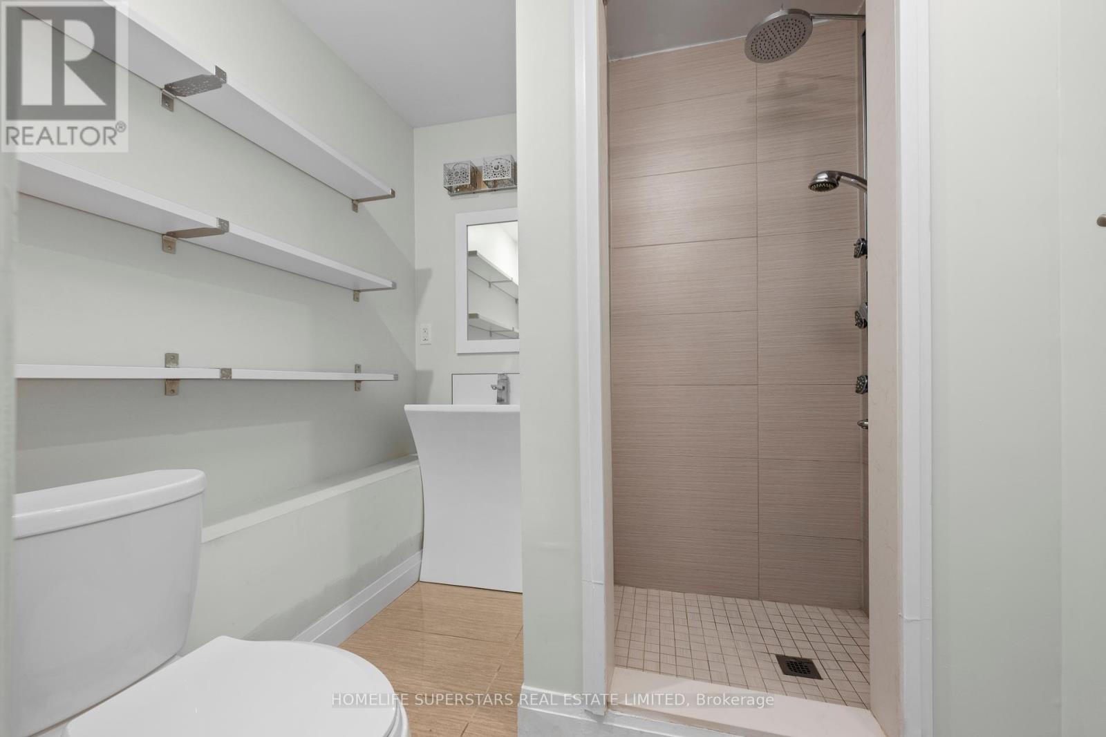 5 Aldgate Avenue, Toronto, Ontario  M8Y 3L4 - Photo 26 - W12212750