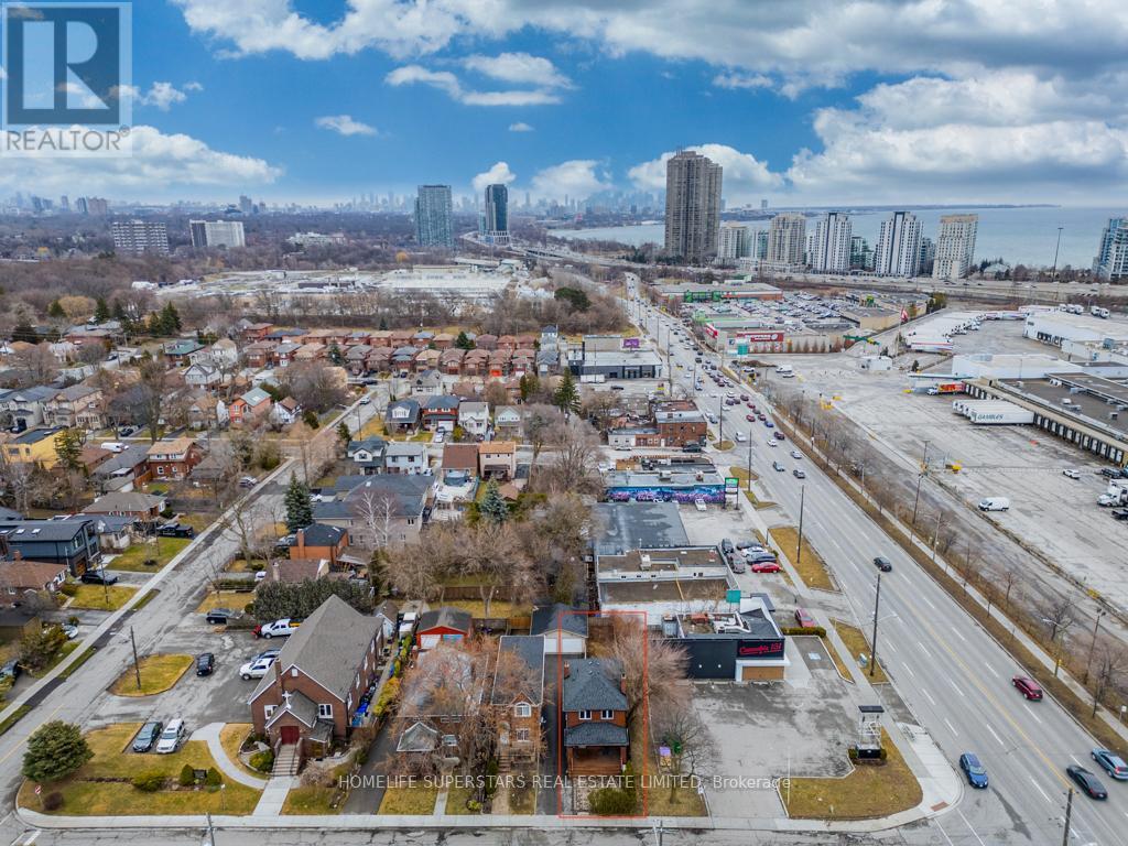 5 Aldgate Avenue, Toronto, Ontario  M8Y 3L4 - Photo 30 - W12212750