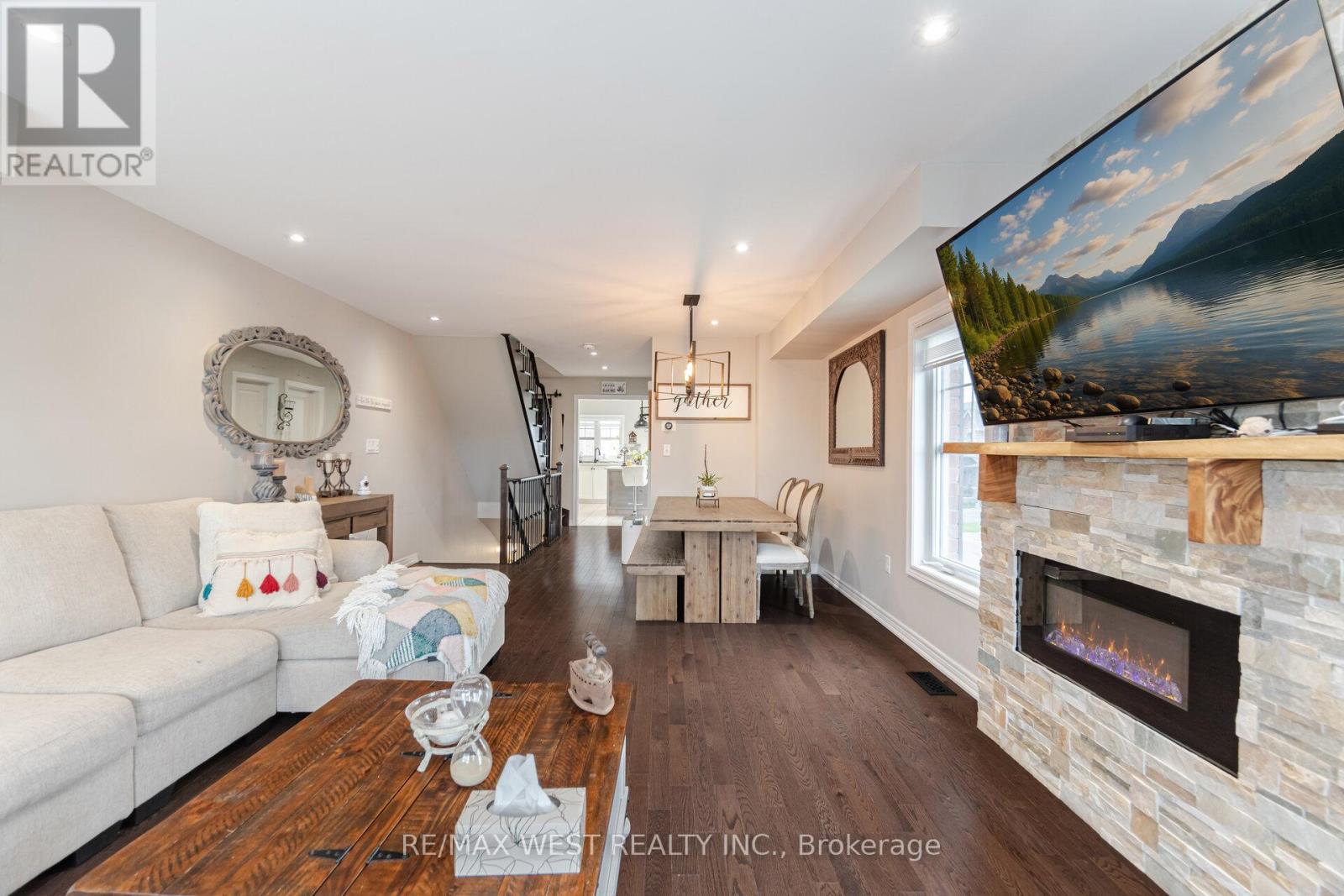 70 Hogan Manor Drive, Brampton, Ontario  L7A 4V3 - Photo 11 - W12212757