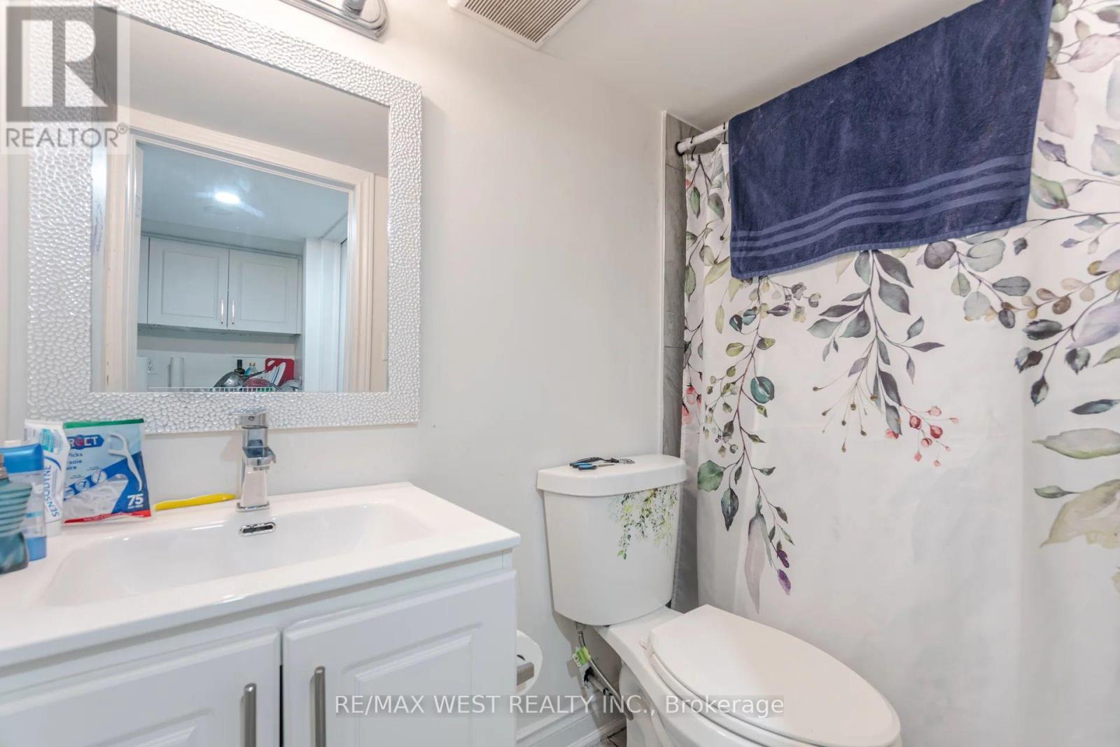 70 Hogan Manor Drive, Brampton, Ontario  L7A 4V3 - Photo 41 - W12212757