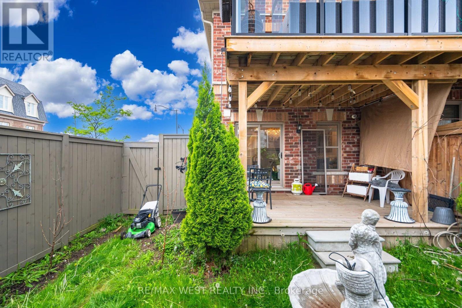 70 Hogan Manor Drive, Brampton, Ontario  L7A 4V3 - Photo 44 - W12212757