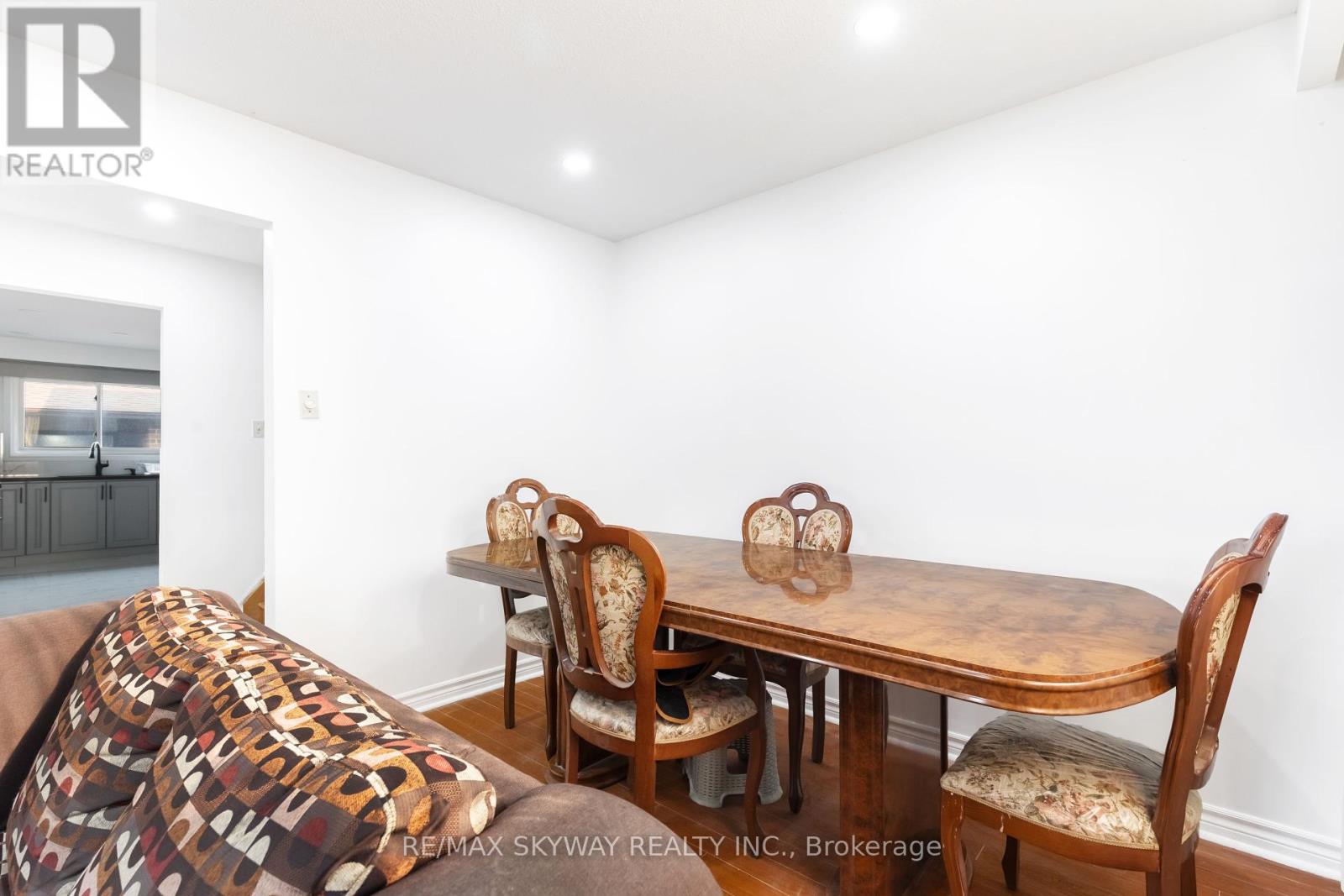32 Maitland Street, Brampton (Central Park), Ontario  L6S 3B8 - Photo 11 - W12212759
