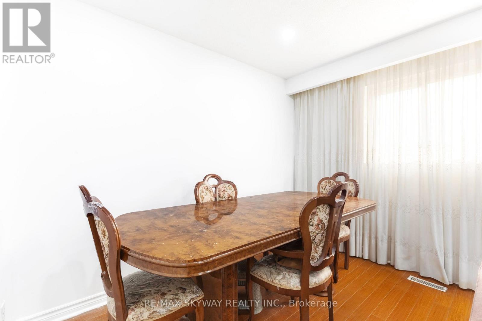 32 Maitland Street, Brampton (Central Park), Ontario  L6S 3B8 - Photo 12 - W12212759