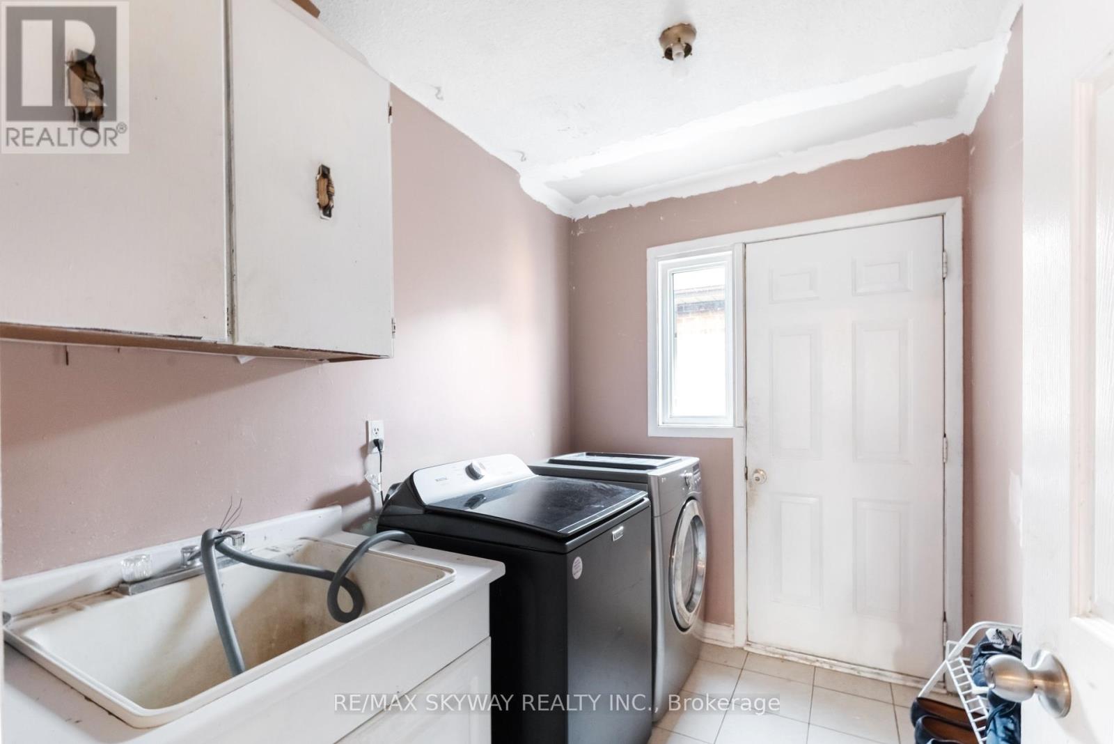 32 Maitland Street, Brampton (Central Park), Ontario  L6S 3B8 - Photo 31 - W12212759