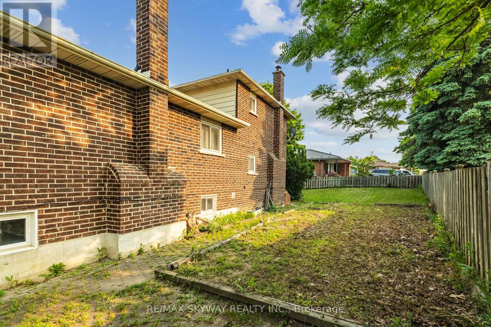 32 Maitland Street, Brampton (Central Park), Ontario  L6S 3B8 - Photo 45 - W12212759