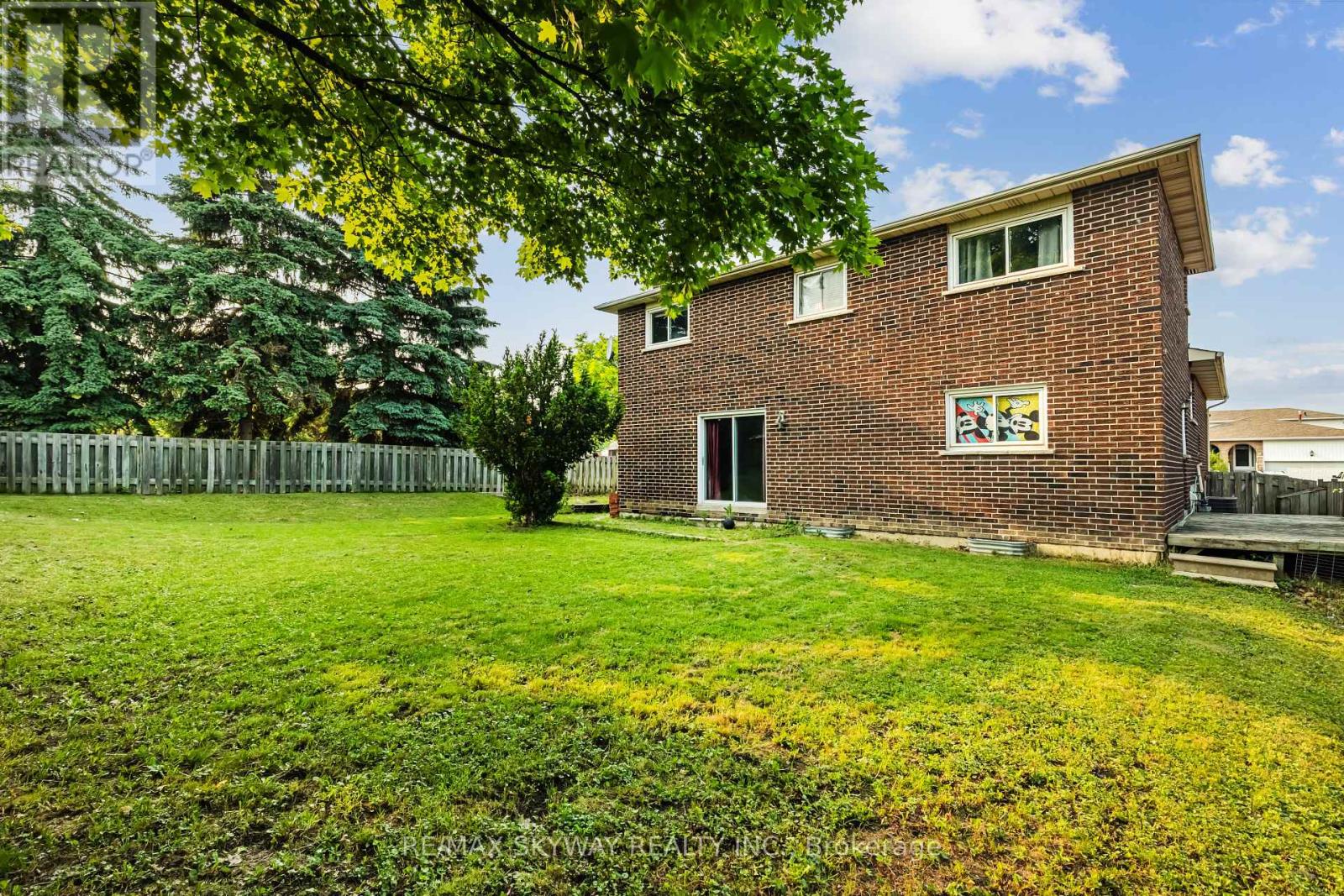 32 Maitland Street, Brampton (Central Park), Ontario  L6S 3B8 - Photo 47 - W12212759