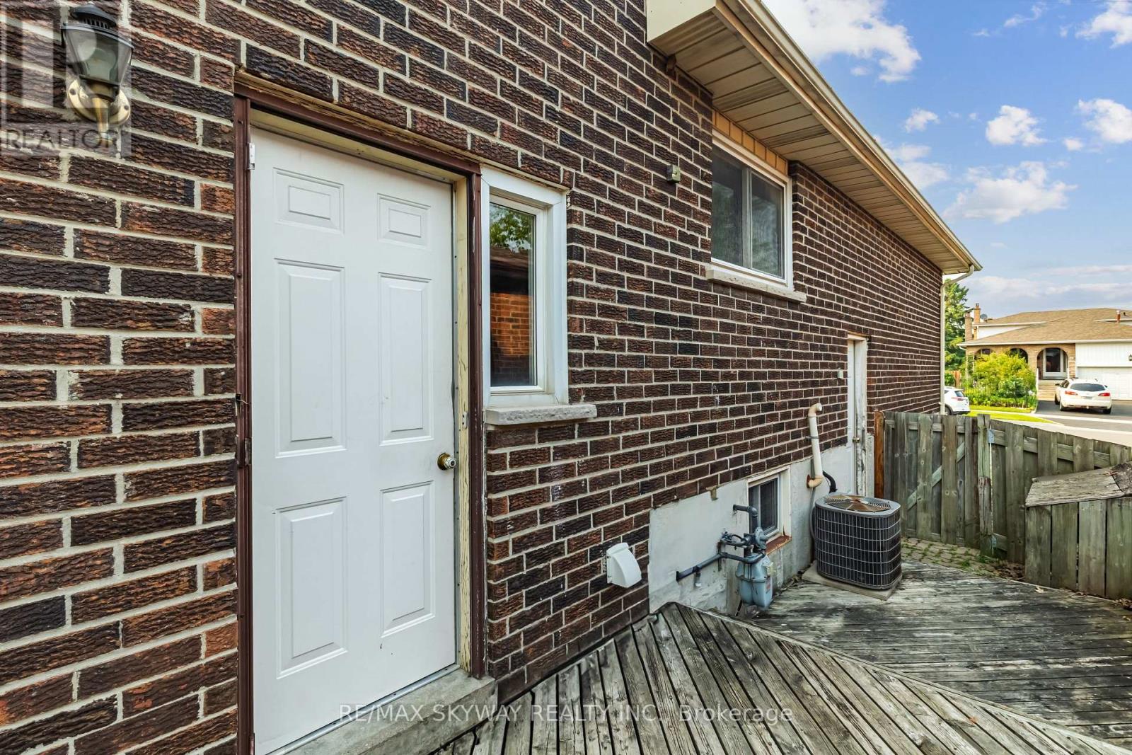 32 Maitland Street, Brampton (Central Park), Ontario  L6S 3B8 - Photo 48 - W12212759