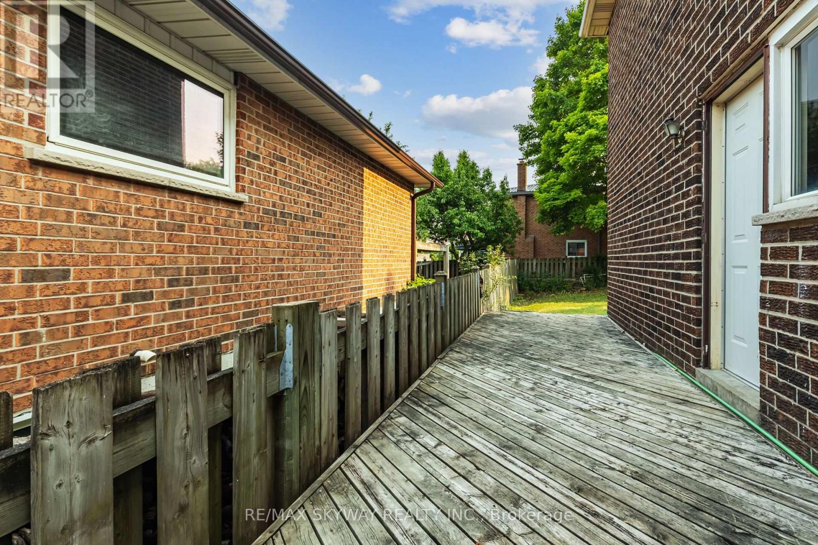 32 Maitland Street, Brampton (Central Park), Ontario  L6S 3B8 - Photo 49 - W12212759