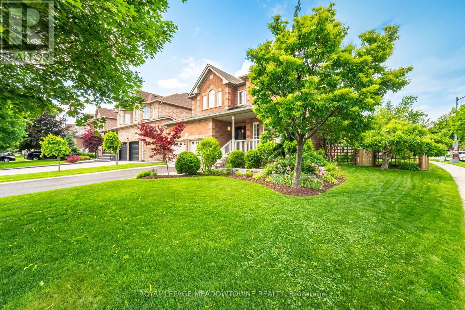 6944 Johnson Wagon Crescent, Mississauga, Ontario  L5W 1B2 - Photo 2 - W12212780