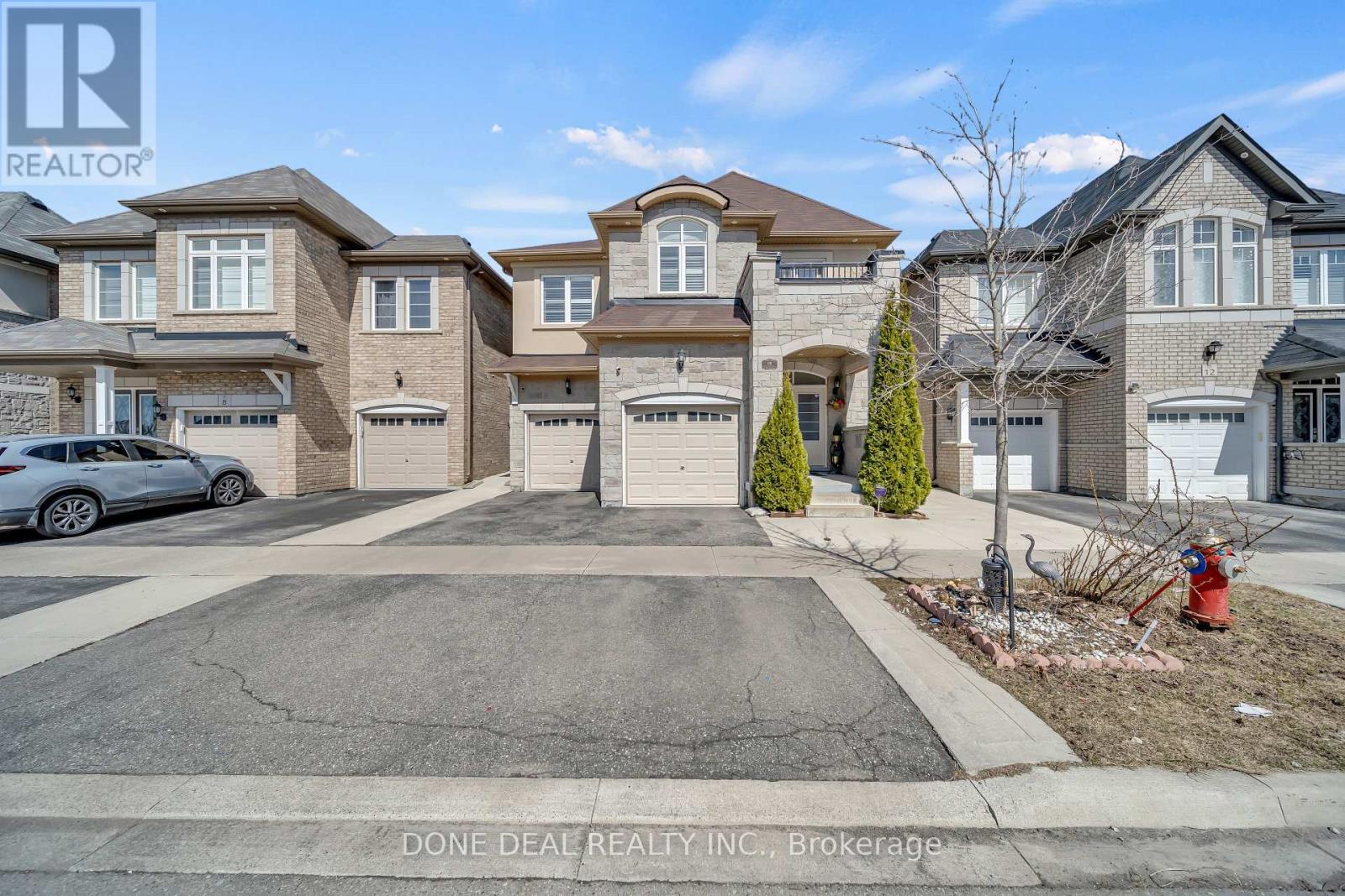 10 LOLA CRESCENT, Brampton, Ontario