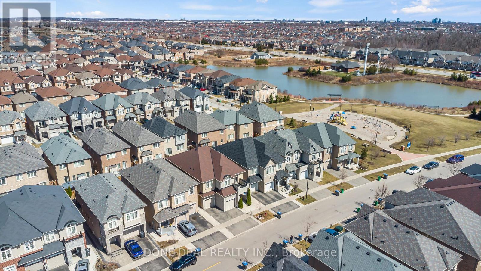 10 Lola Crescent, Brampton (Northwest Brampton), Ontario  L7A 4J7 - Photo 3 - W12212785