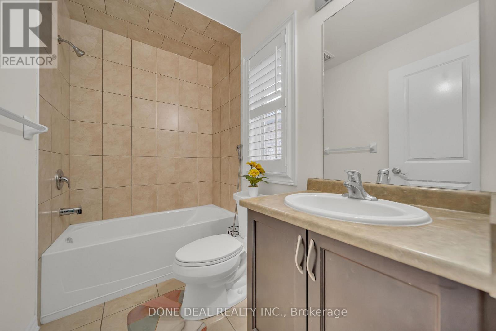 10 Lola Crescent, Brampton (Northwest Brampton), Ontario  L7A 4J7 - Photo 35 - W12212785