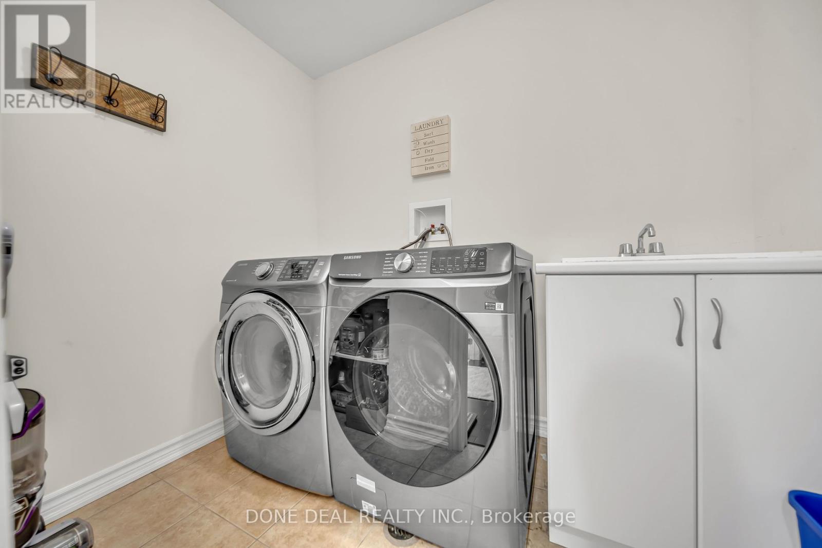10 Lola Crescent, Brampton (Northwest Brampton), Ontario  L7A 4J7 - Photo 37 - W12212785