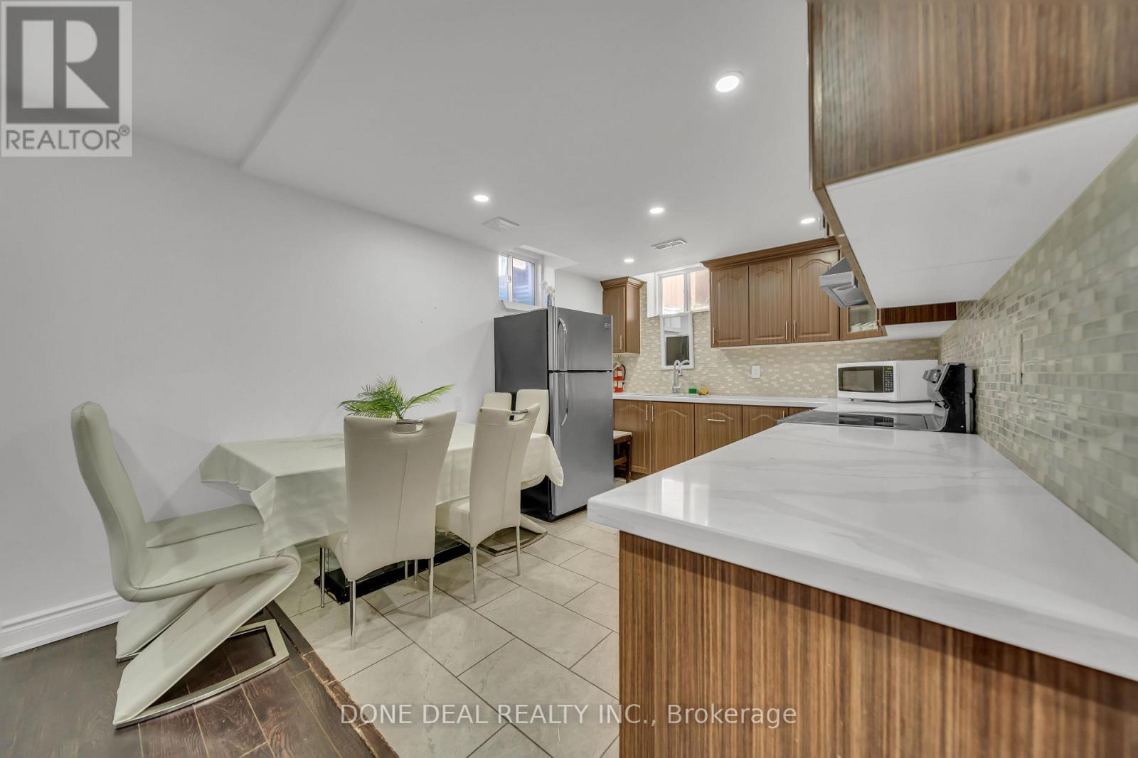 10 Lola Crescent, Brampton (Northwest Brampton), Ontario  L7A 4J7 - Photo 41 - W12212785