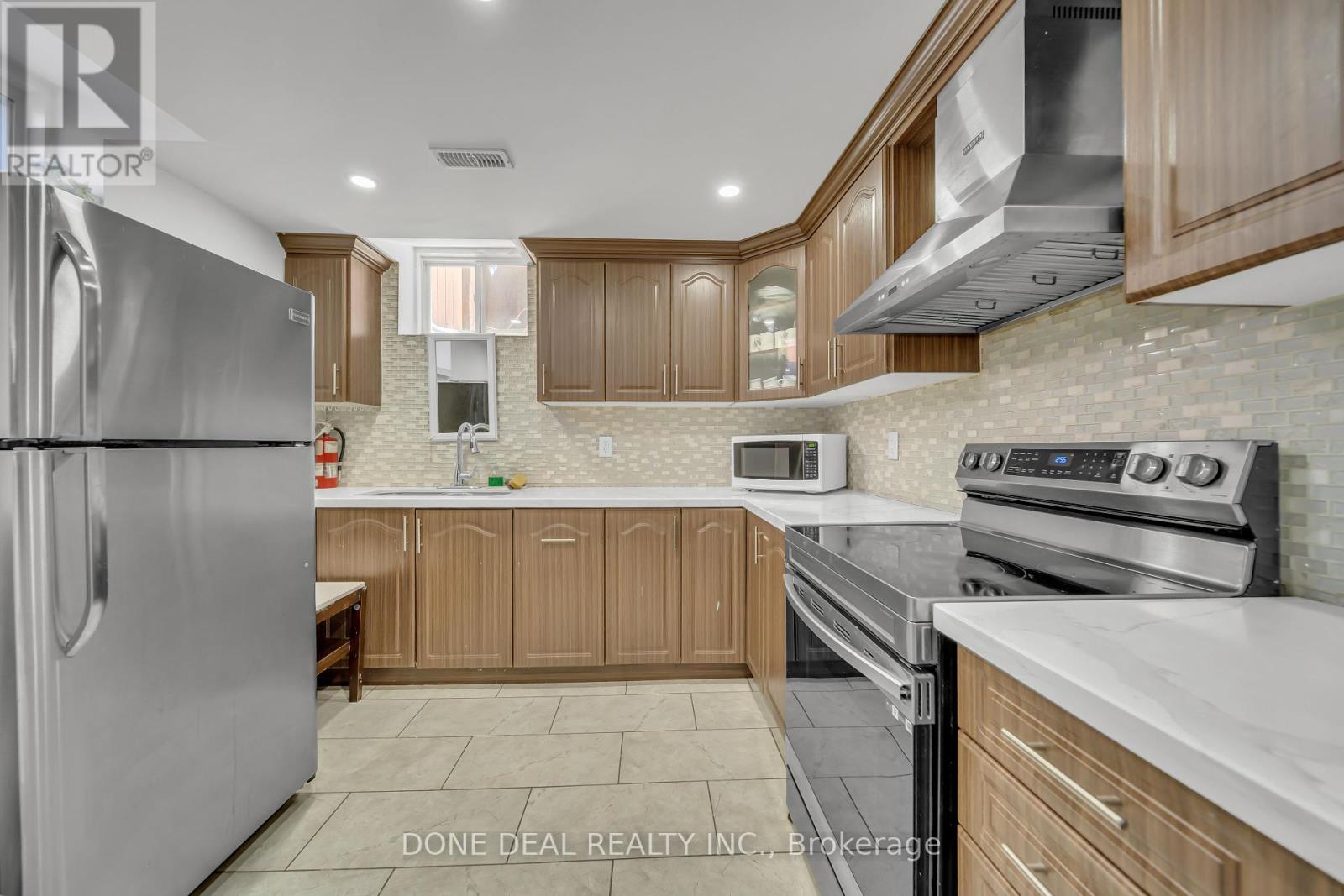10 Lola Crescent, Brampton (Northwest Brampton), Ontario  L7A 4J7 - Photo 43 - W12212785