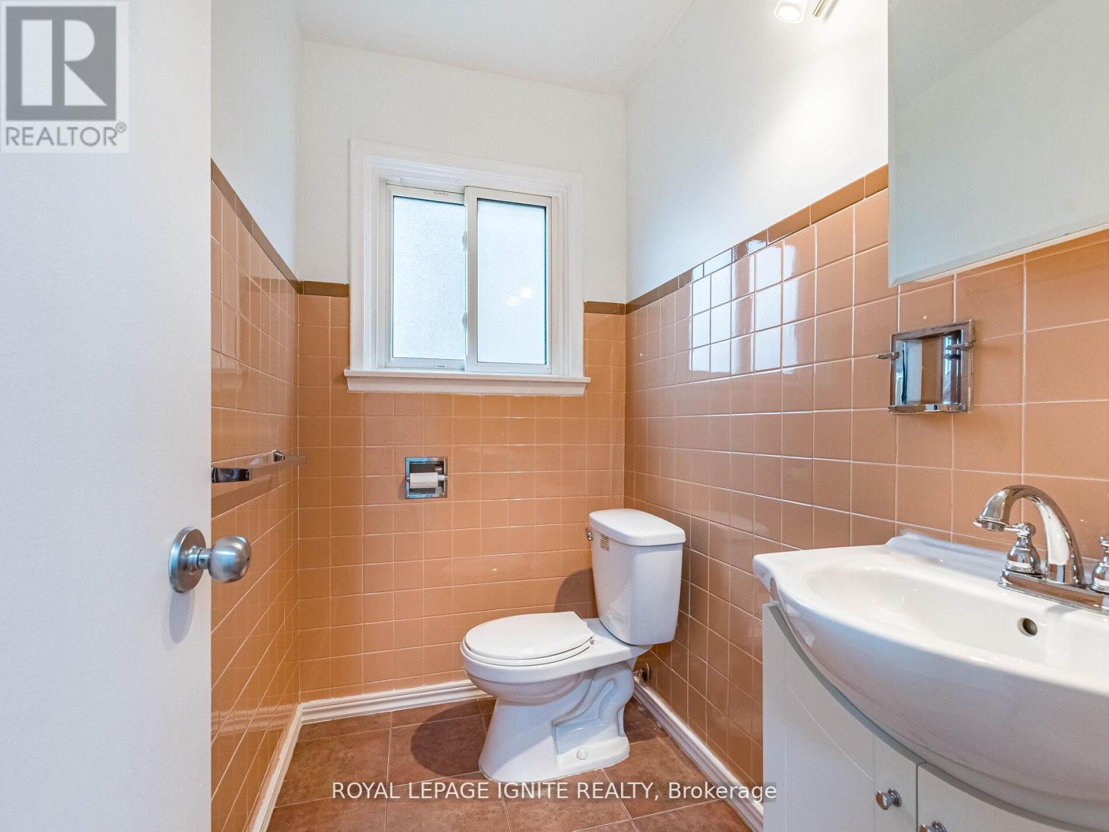 115 Northcrest Road, Toronto (Kingsview Village-The Westway), Ontario  M9R 1R5 - Photo 24 - W12212799