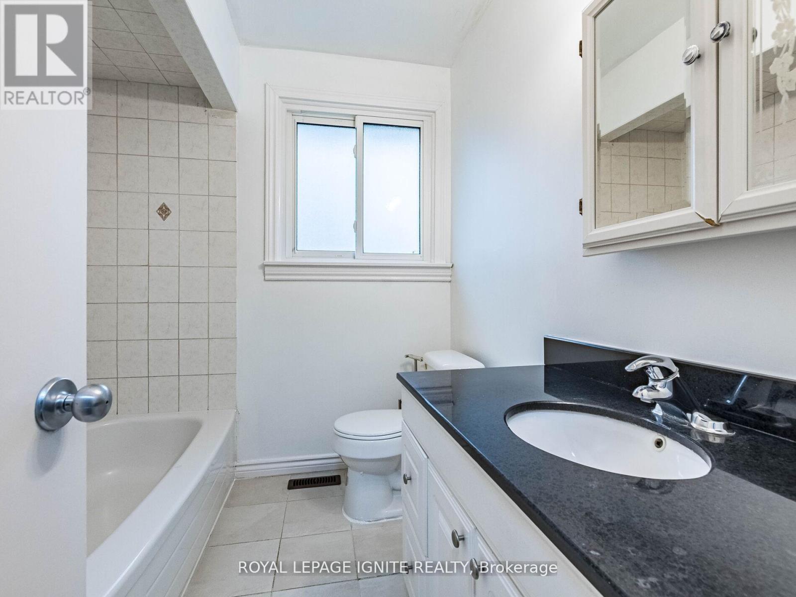 115 Northcrest Road, Toronto (Kingsview Village-The Westway), Ontario  M9R 1R5 - Photo 31 - W12212799