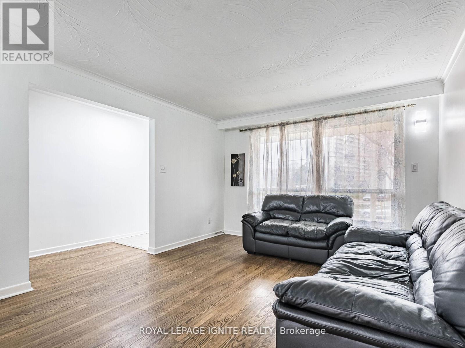 115 Northcrest Road, Toronto (Kingsview Village-The Westway), Ontario  M9R 1R5 - Photo 6 - W12212799