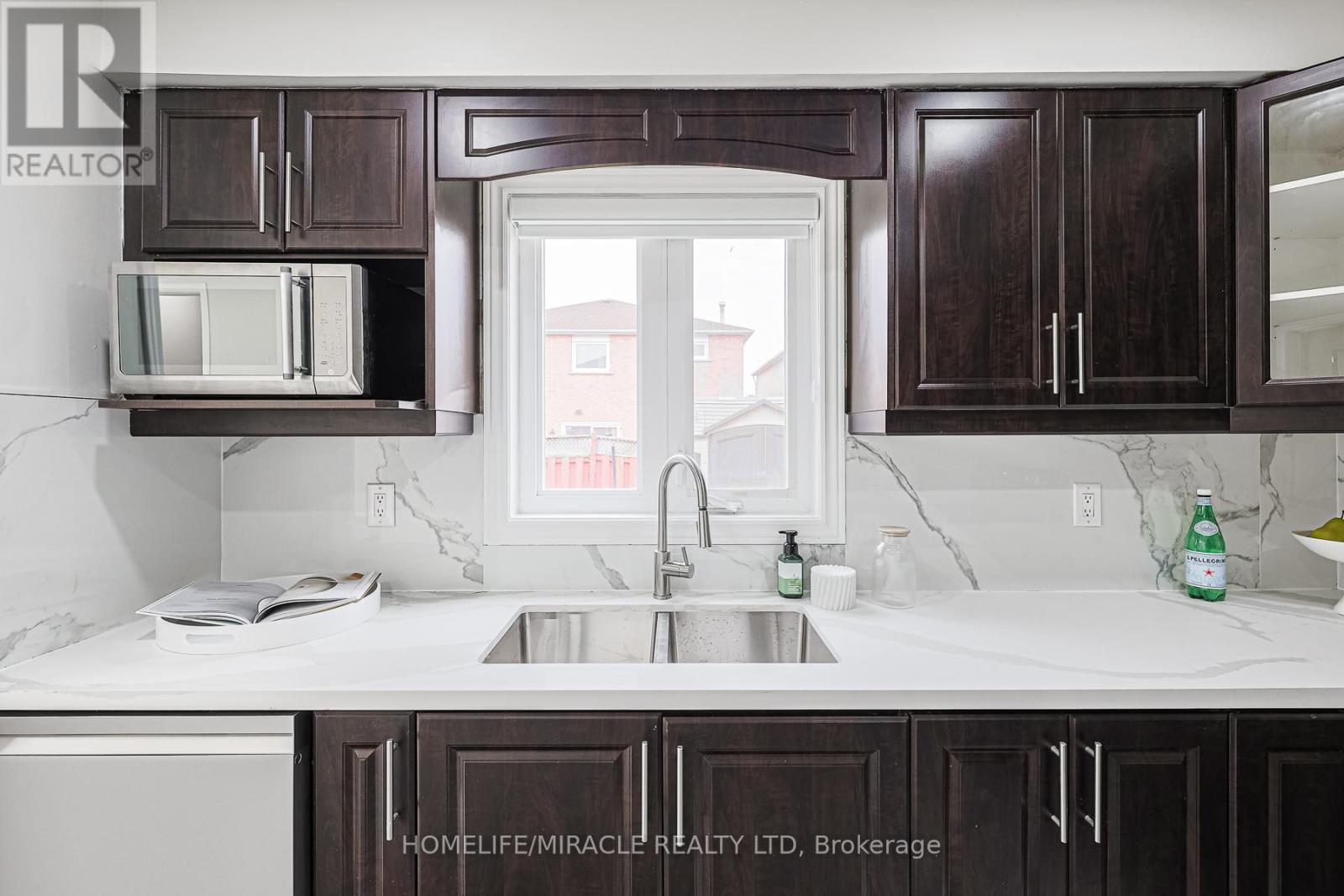 3 Hawkway Court, Brampton (Fletcher's West), Ontario  L6Y 4K7 - Photo 15 - W12212807