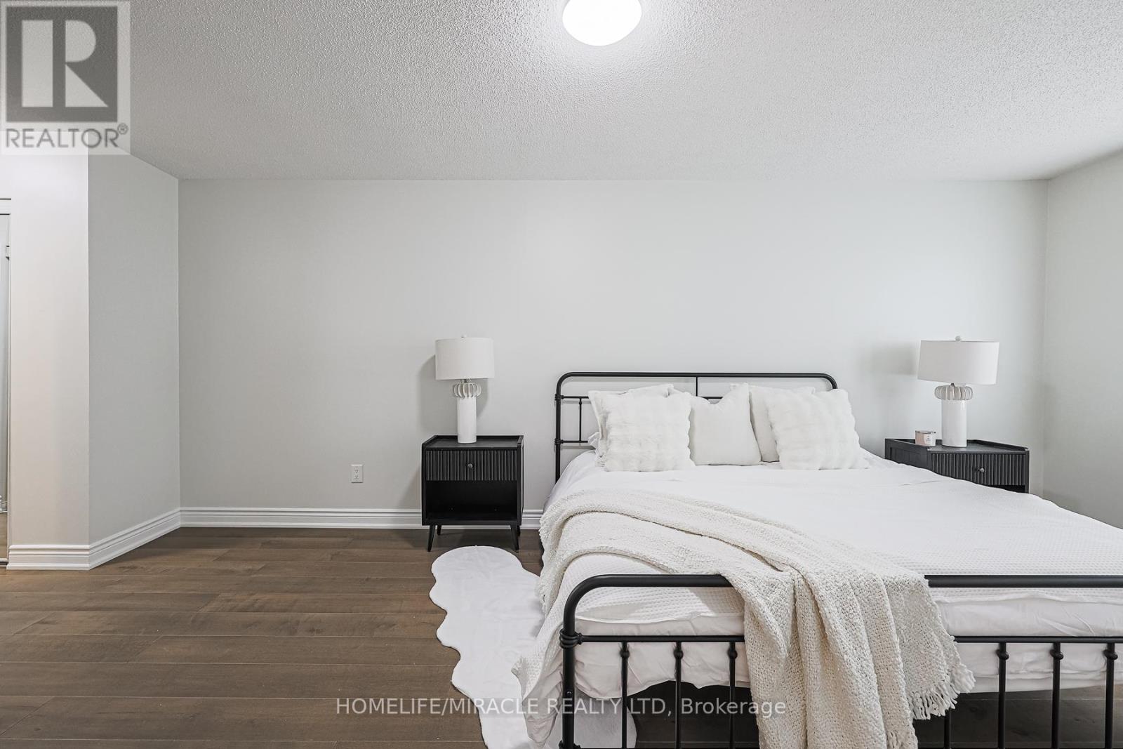 3 Hawkway Court, Brampton (Fletcher's West), Ontario  L6Y 4K7 - Photo 27 - W12212807