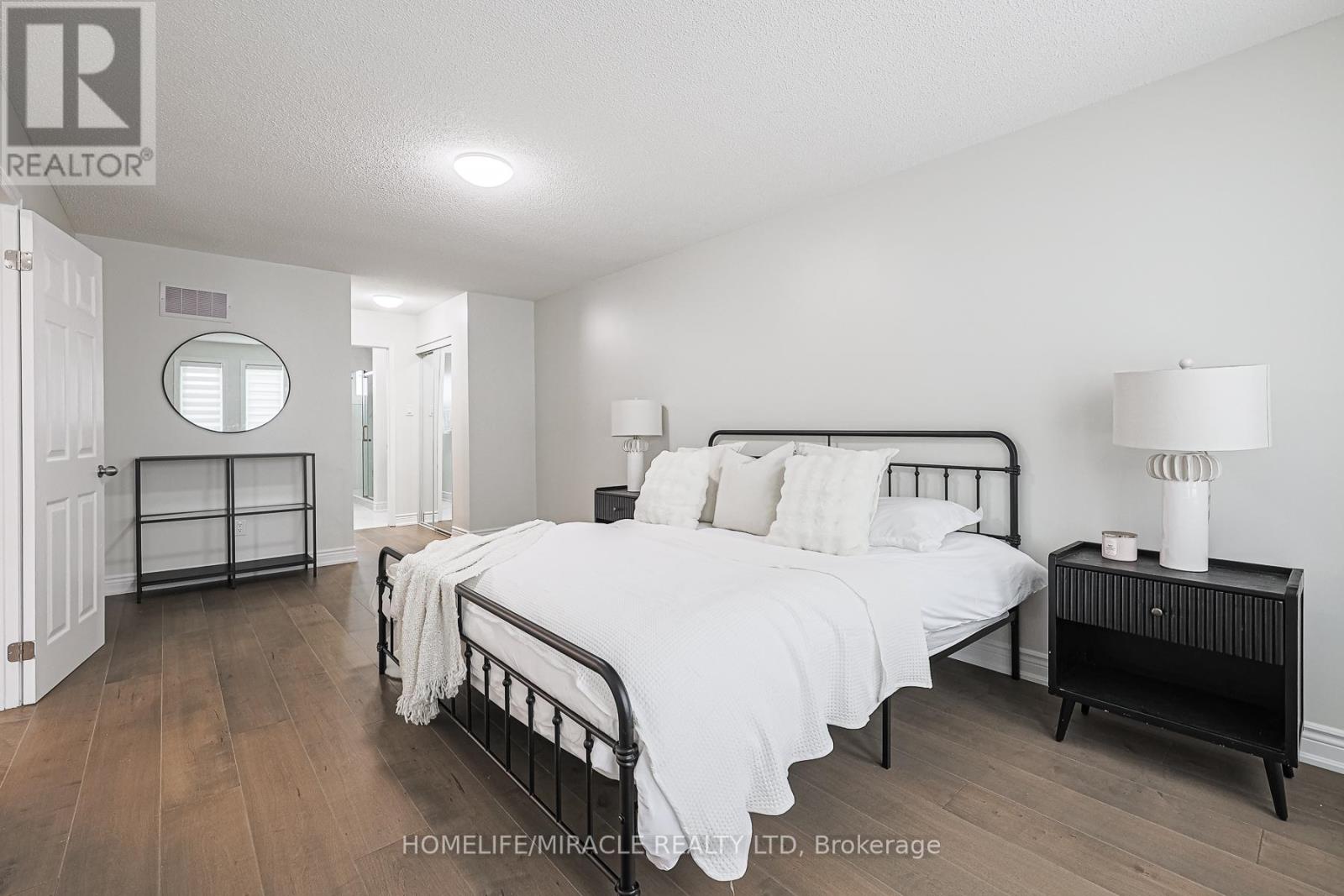 3 Hawkway Court, Brampton (Fletcher's West), Ontario  L6Y 4K7 - Photo 29 - W12212807