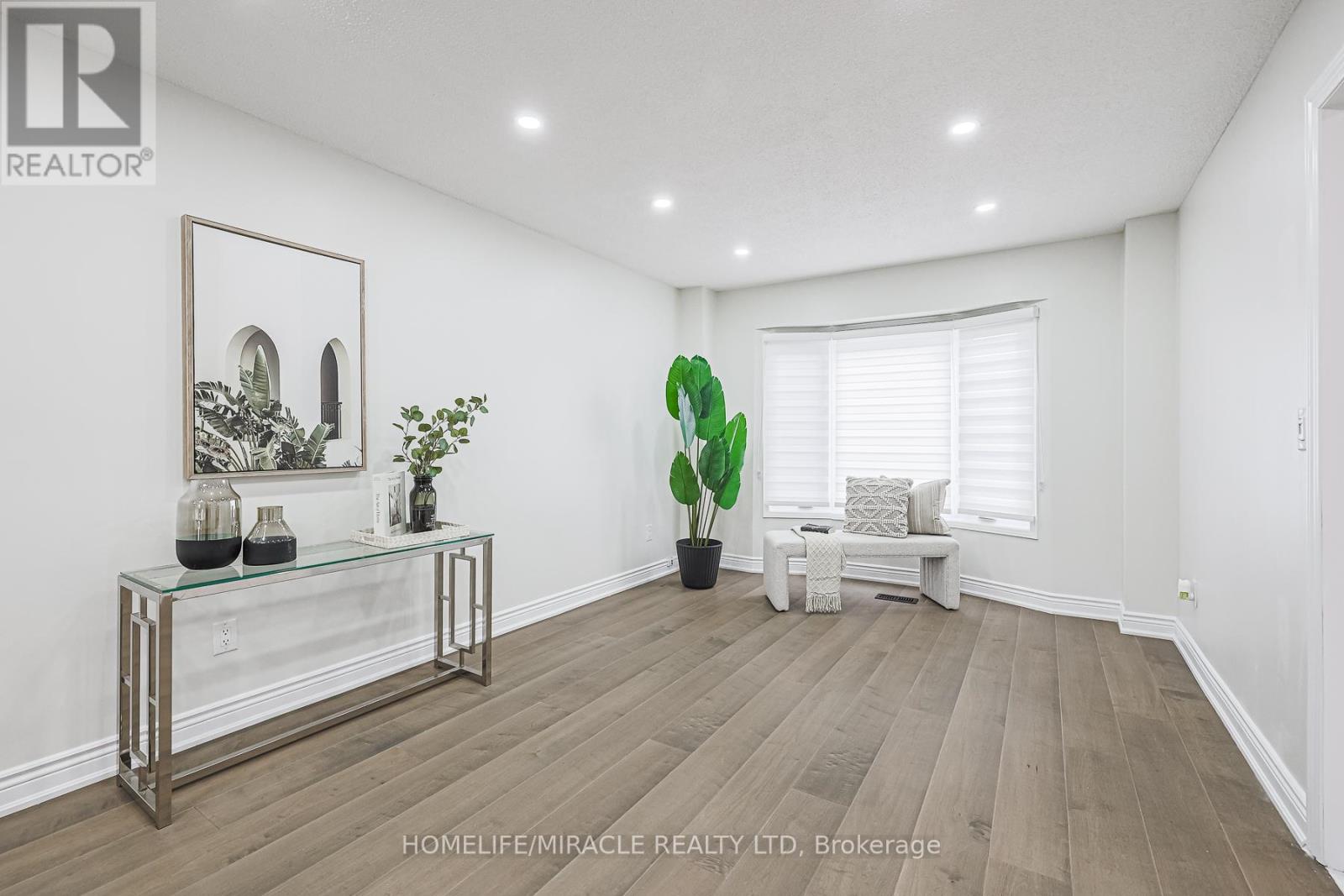 3 Hawkway Court, Brampton (Fletcher's West), Ontario  L6Y 4K7 - Photo 7 - W12212807
