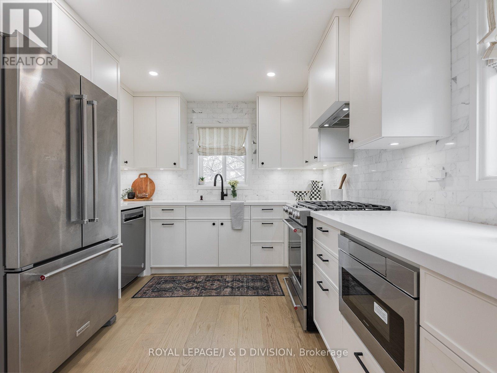 200 Belgravia Avenue, Toronto (Briar Hill-Belgravia), Ontario  M6E 2M8 - Photo 12 - W12212822