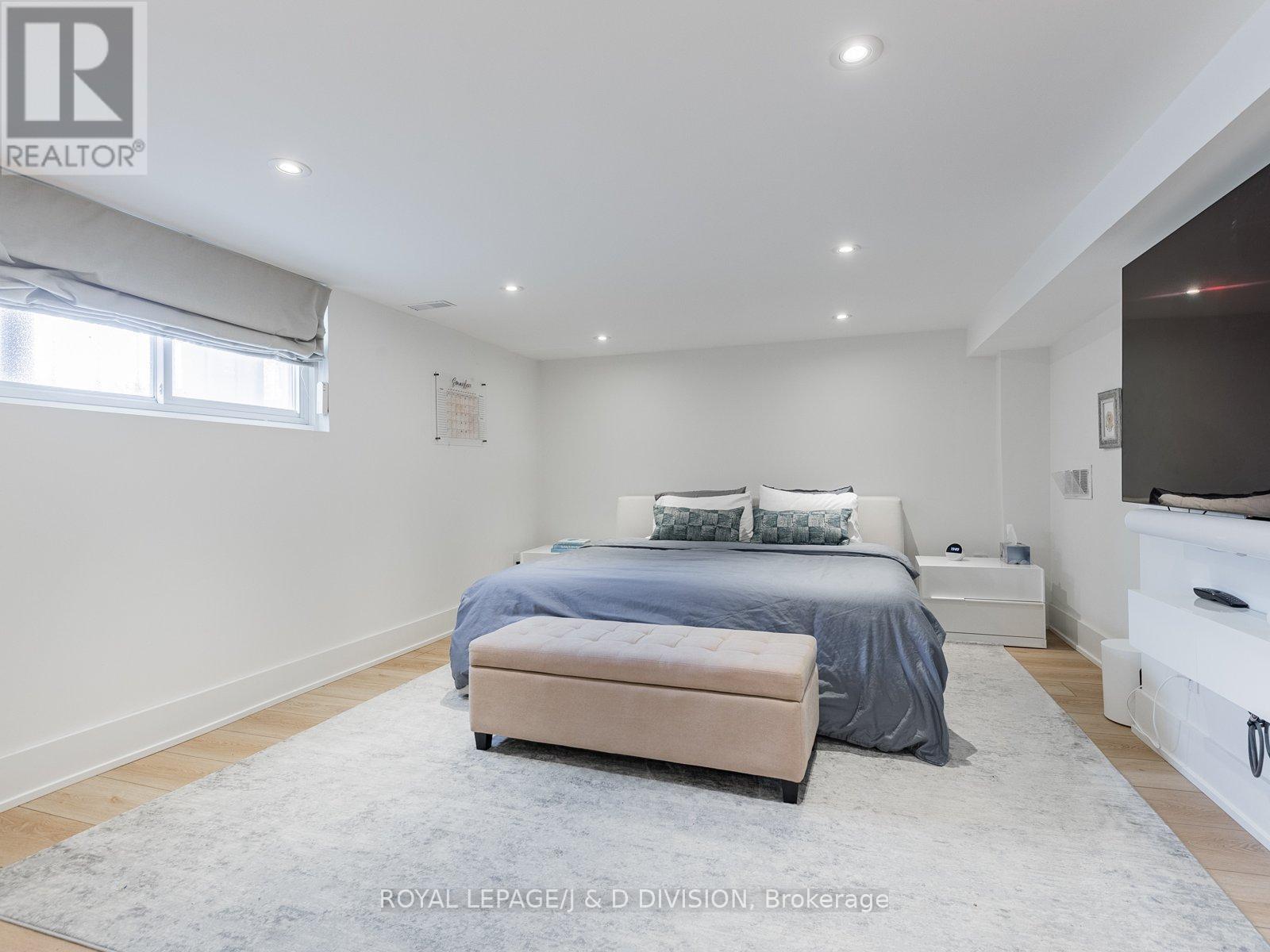 200 Belgravia Avenue, Toronto (Briar Hill-Belgravia), Ontario  M6E 2M8 - Photo 24 - W12212822