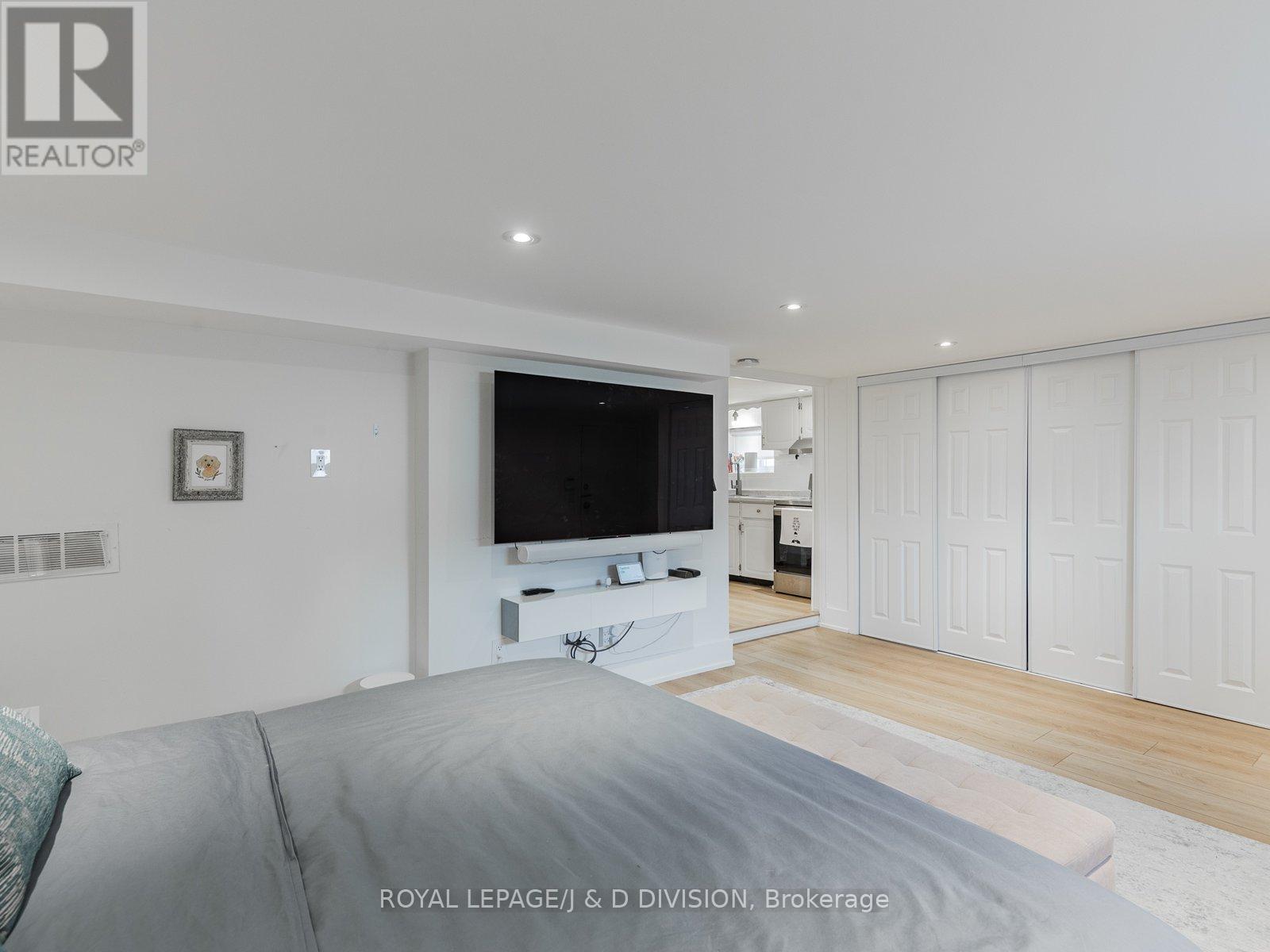200 Belgravia Avenue, Toronto (Briar Hill-Belgravia), Ontario  M6E 2M8 - Photo 25 - W12212822