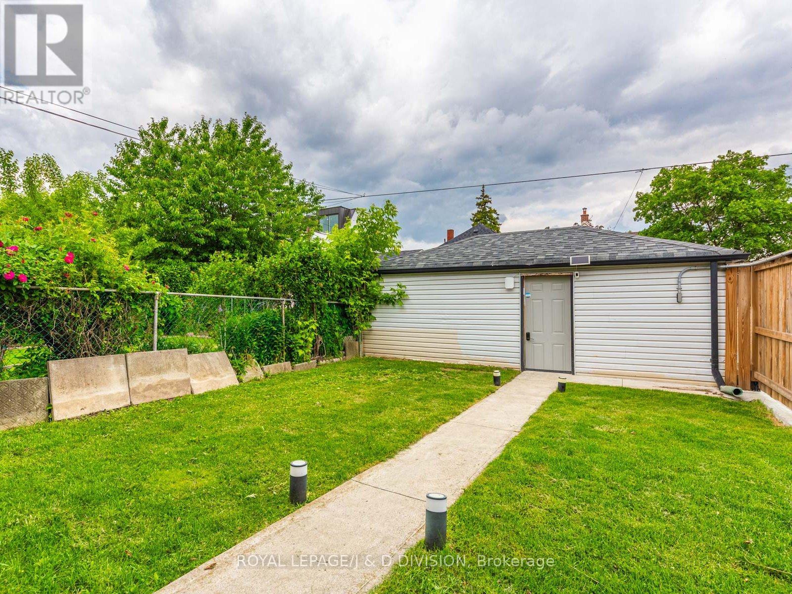200 Belgravia Avenue, Toronto (Briar Hill-Belgravia), Ontario  M6E 2M8 - Photo 30 - W12212822