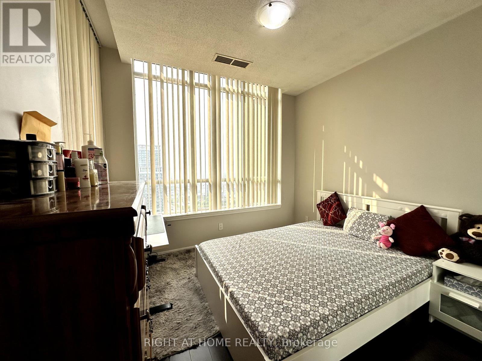 2906 - 4090 Living Arts Drive, Mississauga, Ontario  L5B 0C3 - Photo 10 - W12212824