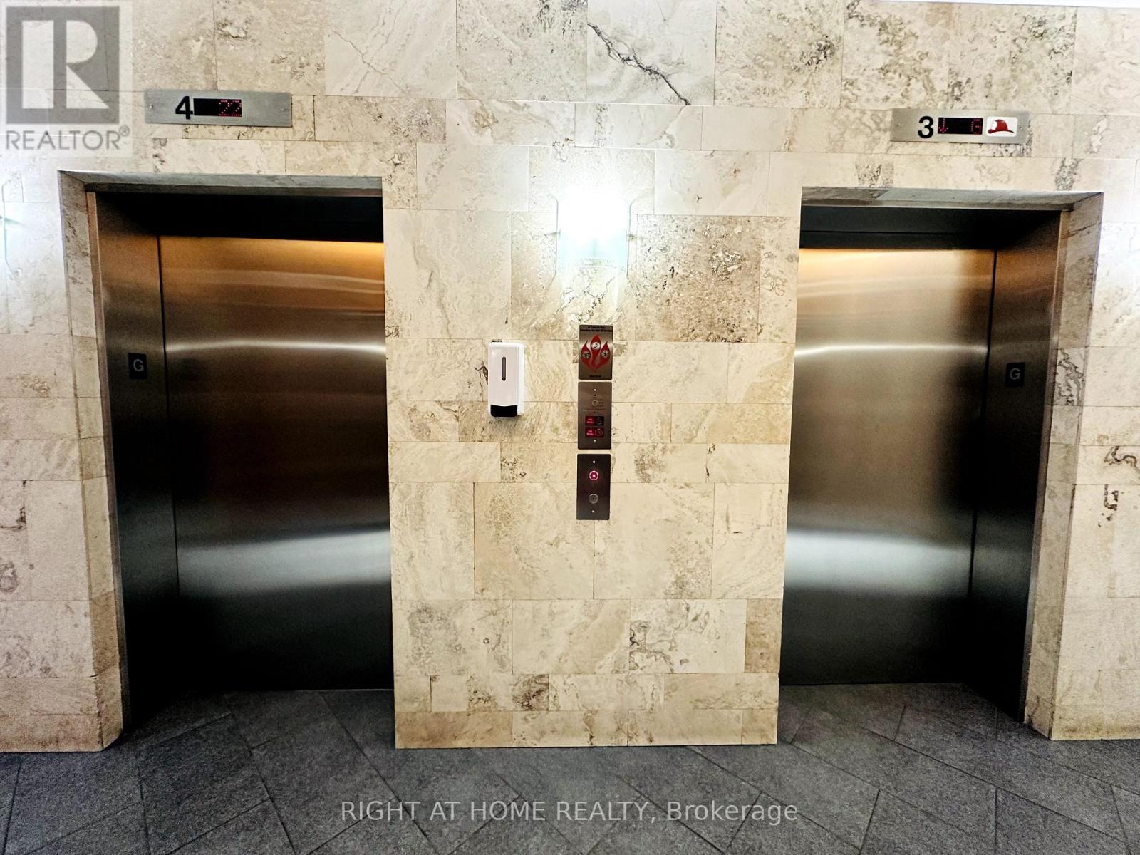 2906 - 4090 Living Arts Drive, Mississauga, Ontario  L5B 0C3 - Photo 4 - W12212824