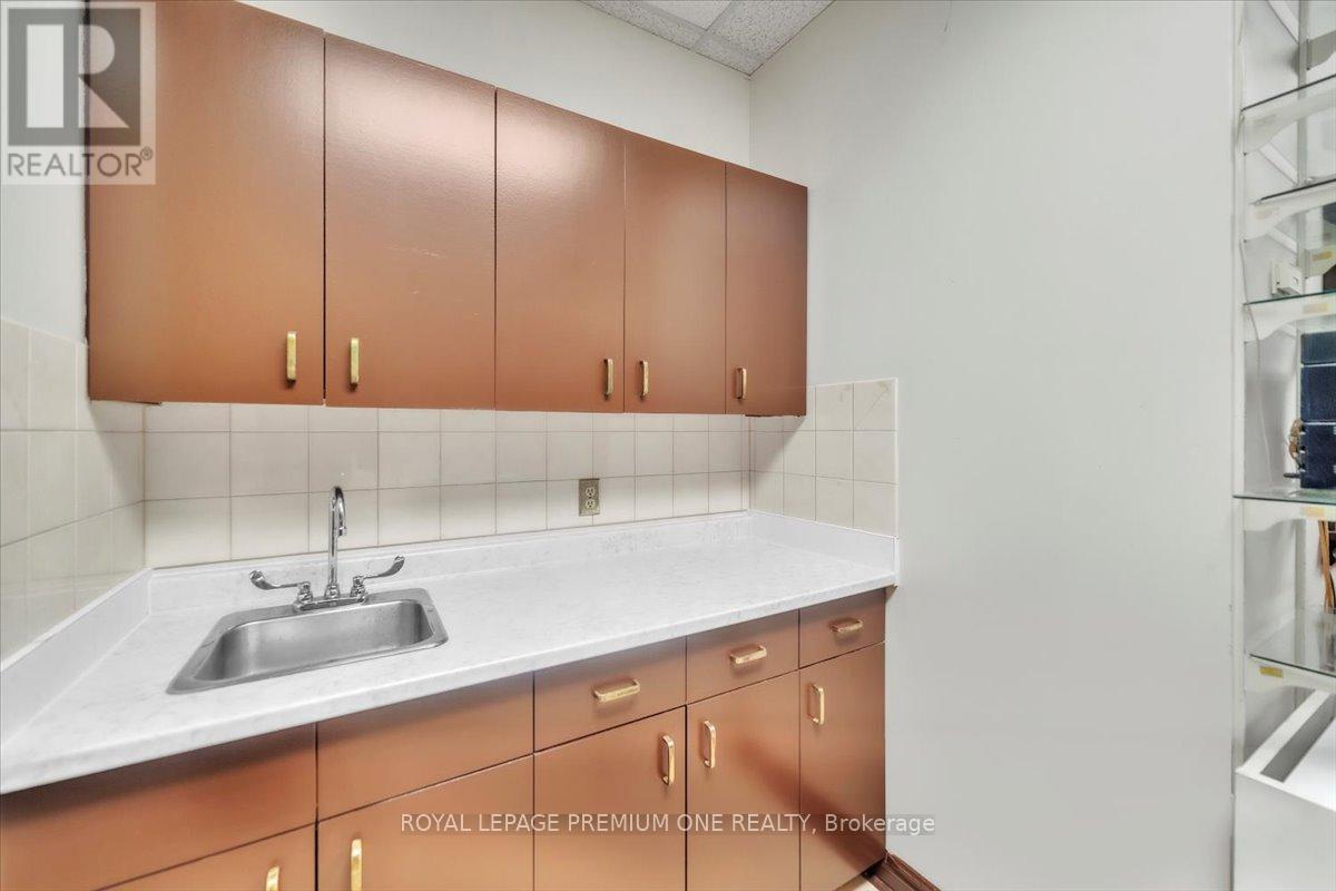 102 - 3530 Derry Road E, Mississauga, Ontario  L4T 4E3 - Photo 12 - W12212840