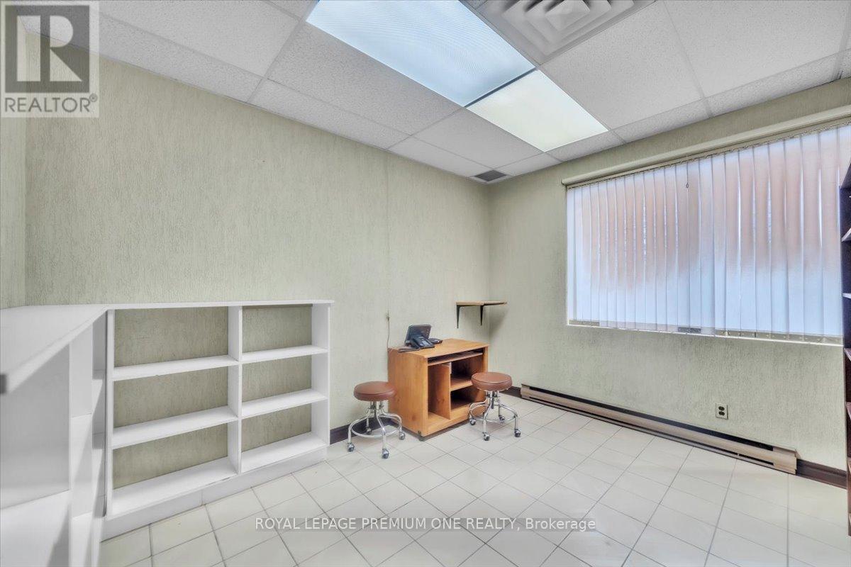 102 - 3530 Derry Road E, Mississauga, Ontario  L4T 4E3 - Photo 15 - W12212840