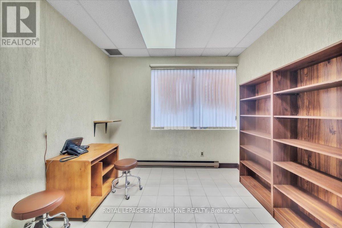 102 - 3530 Derry Road E, Mississauga, Ontario  L4T 4E3 - Photo 16 - W12212840