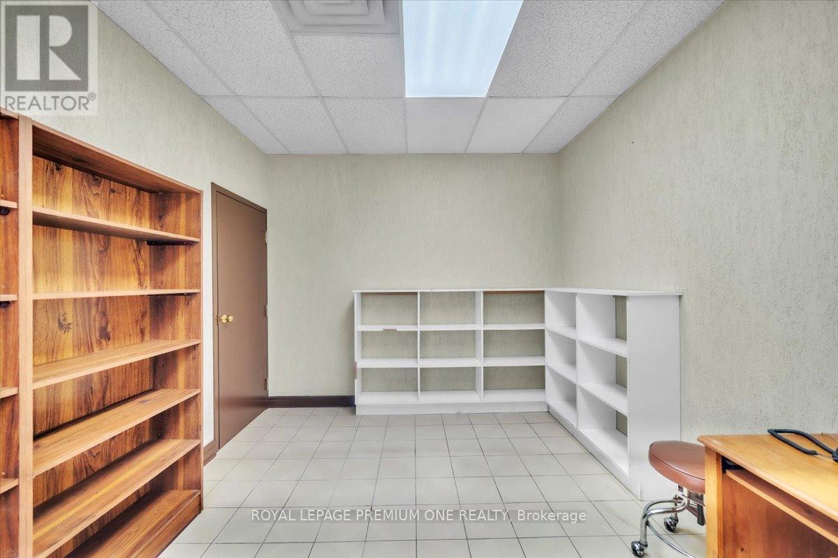 102 - 3530 Derry Road E, Mississauga, Ontario  L4T 4E3 - Photo 18 - W12212840