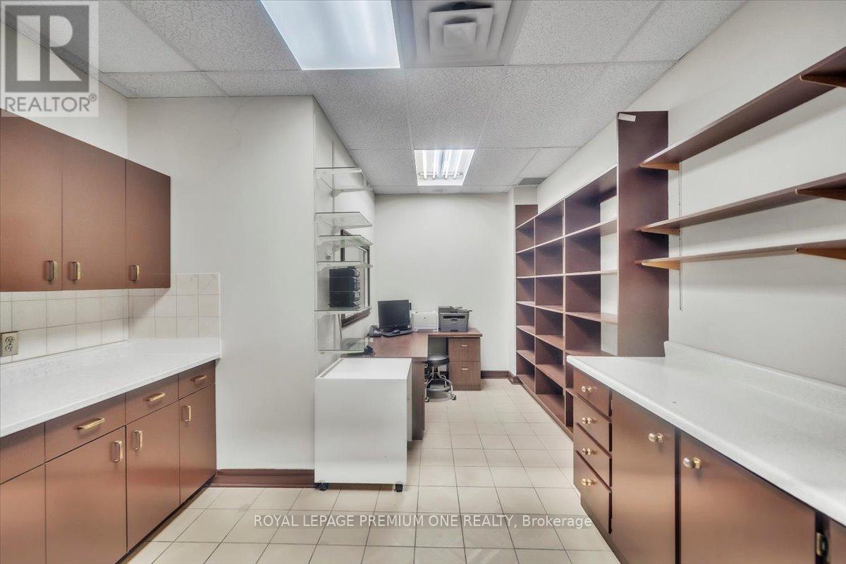 102 - 3530 Derry Road E, Mississauga, Ontario  L4T 4E3 - Photo 5 - W12212840