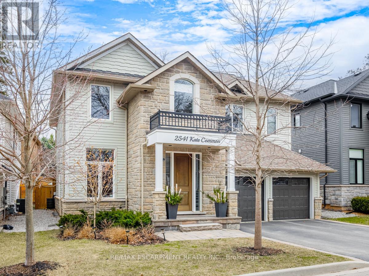 2541 KATE COMMON, Oakville, Ontario