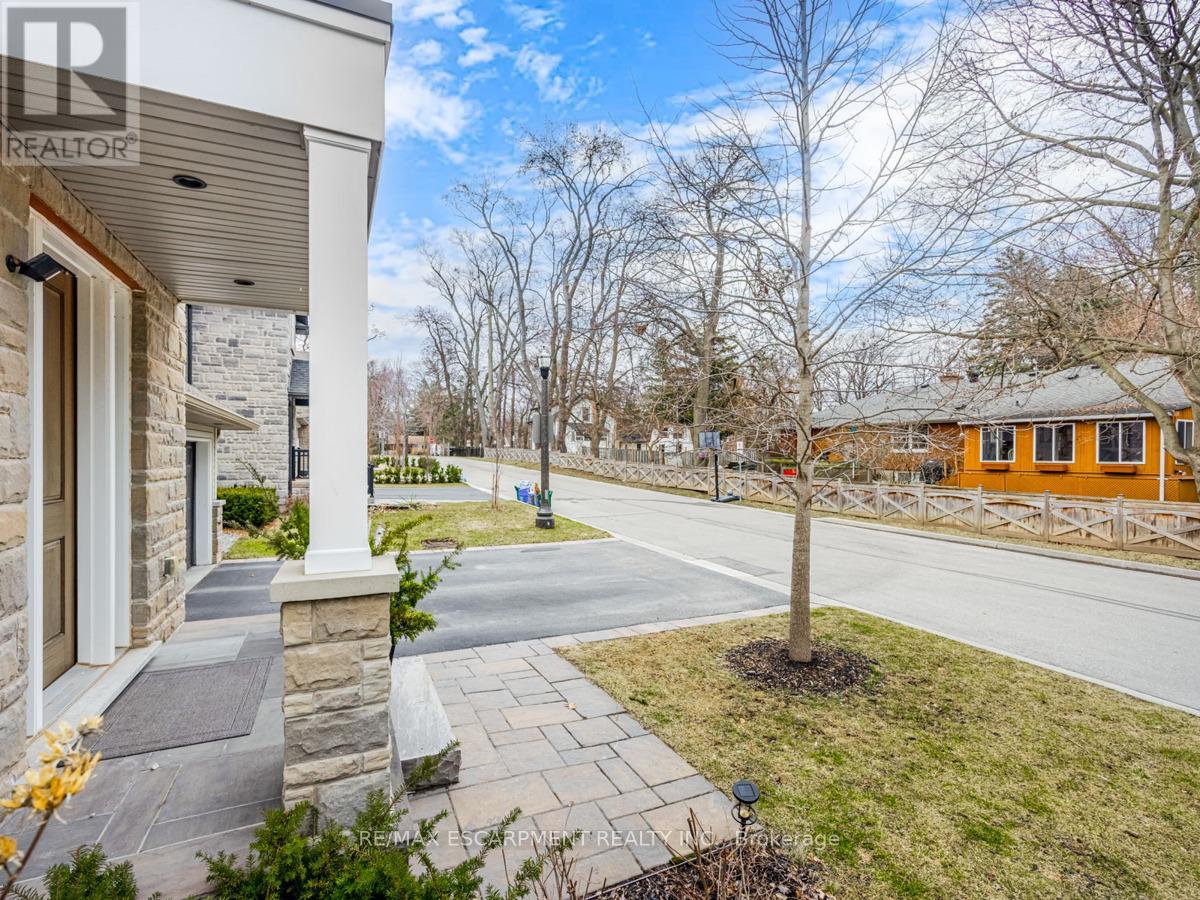 2541 Kate Common, Oakville (Br Bronte), Ontario  L6L 0E9 - Photo 5 - W12212862
