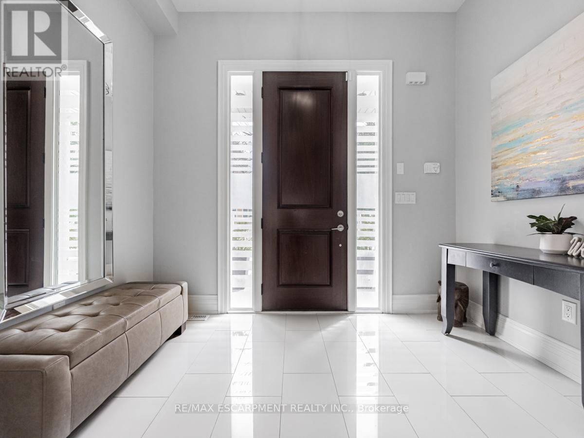 2541 Kate Common, Oakville (Br Bronte), Ontario  L6L 0E9 - Photo 8 - W12212862