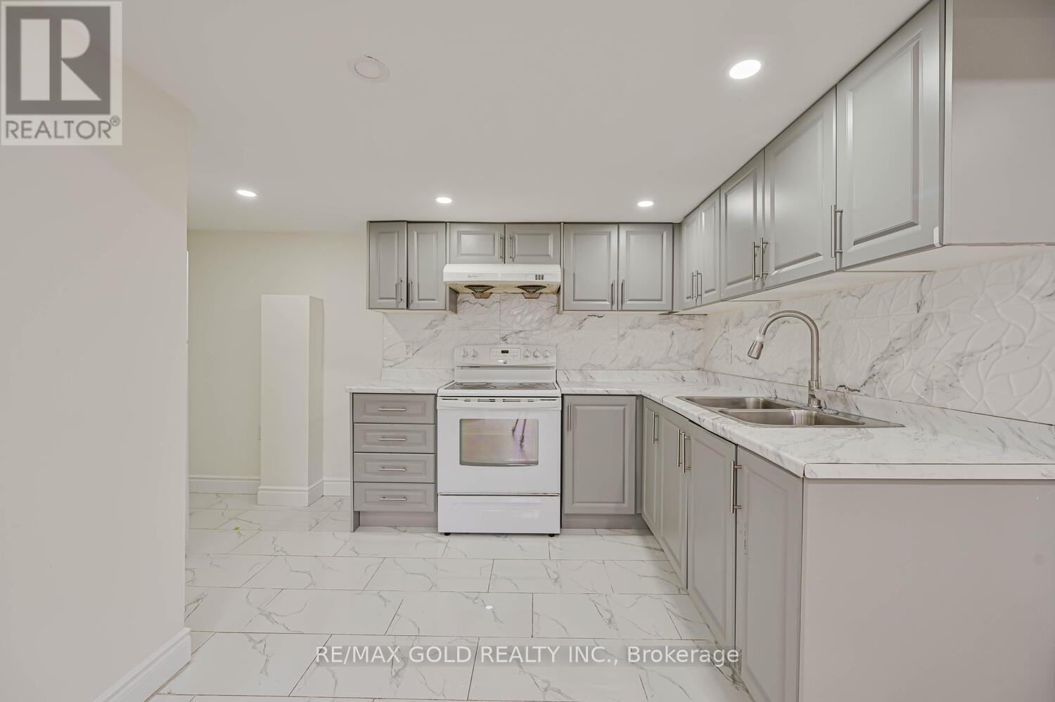 142 Sahara Trail, Brampton (Sandringham-Wellington), Ontario  L6R 1P6 - Photo 20 - W12212864