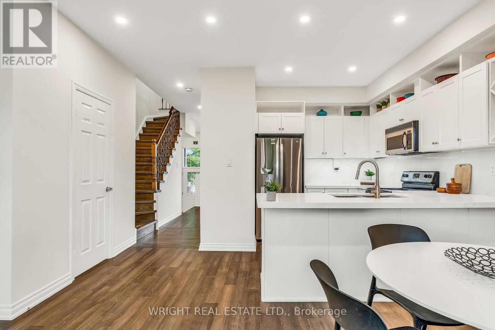 4 - 1347 Rathburn Road E, Mississauga, Ontario  L4W 5R5 - Photo 10 - W12212868