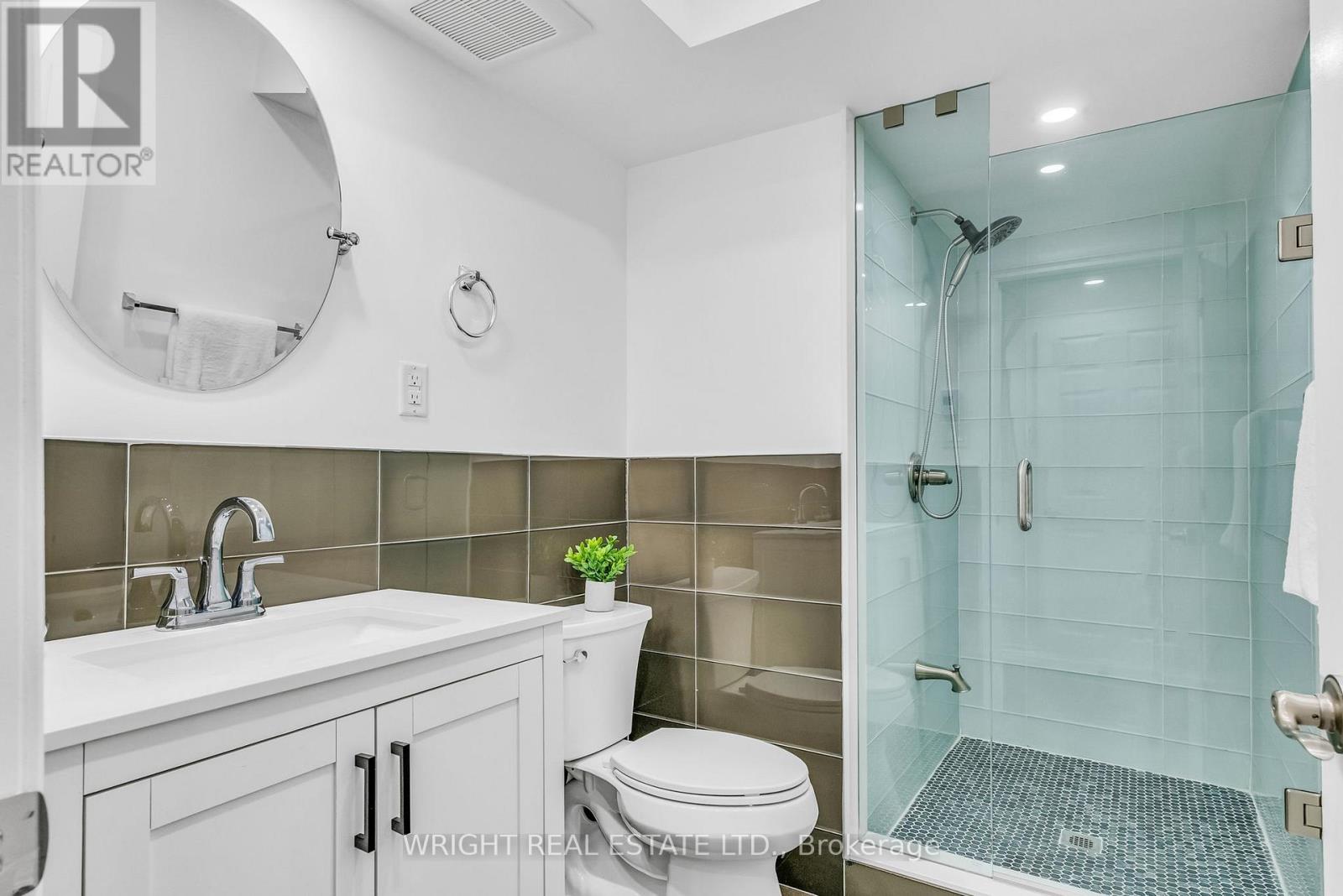 4 - 1347 Rathburn Road E, Mississauga, Ontario  L4W 5R5 - Photo 22 - W12212868