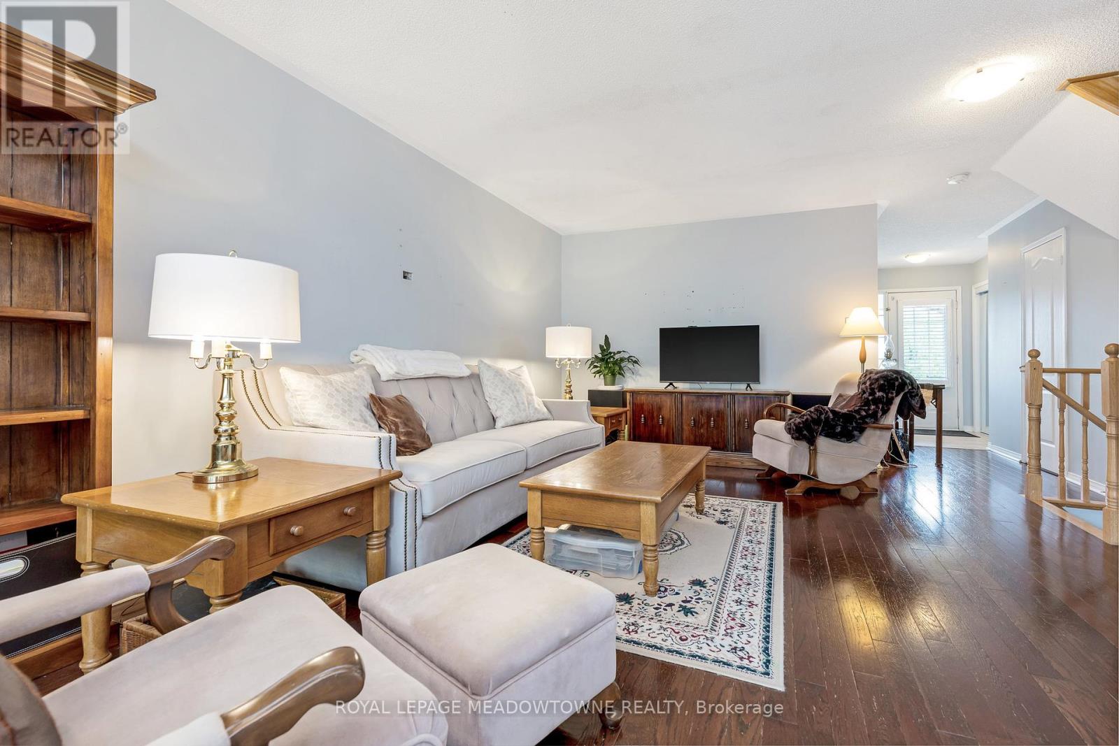 49 Lily Lane, Halton Hills (Georgetown), Ontario  L7G 6N1 - Photo 6 - W12212871